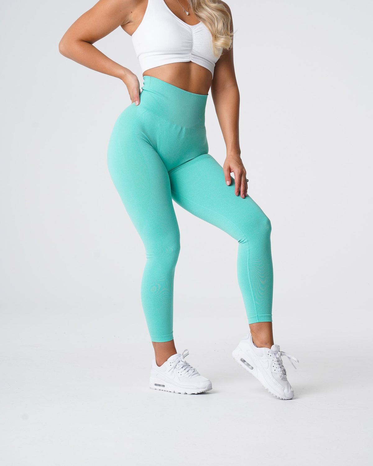Women Mint Contour Seamless Leggings - NVGTN