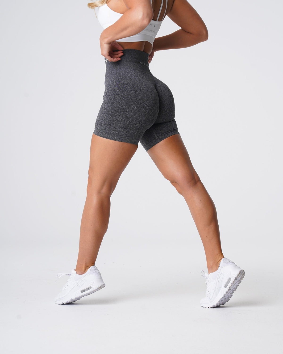 Women Black Speckled Pro Seamless Shorts - NVGTN