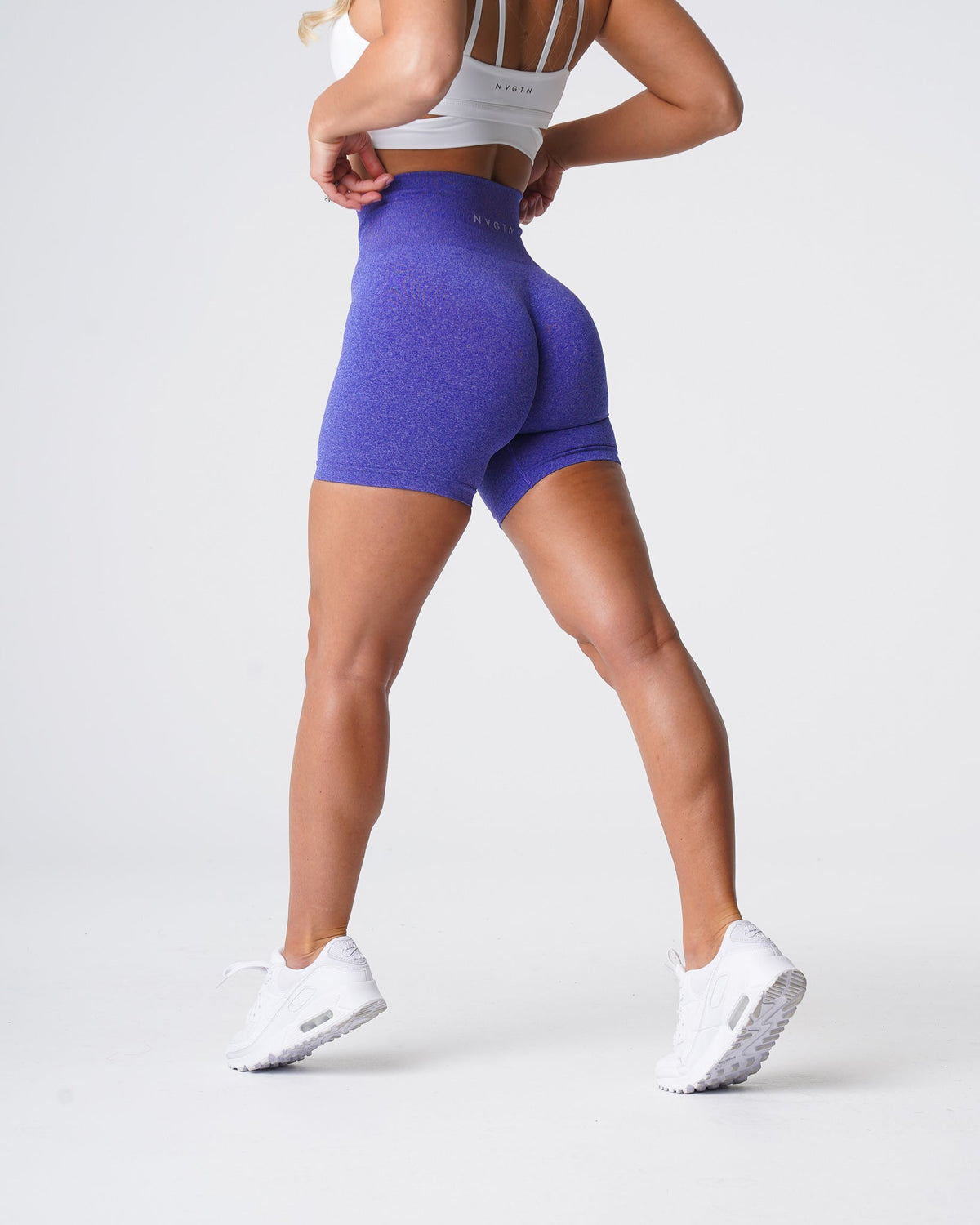 Women Electric Blue Pro Seamless Shorts - NVGTN
