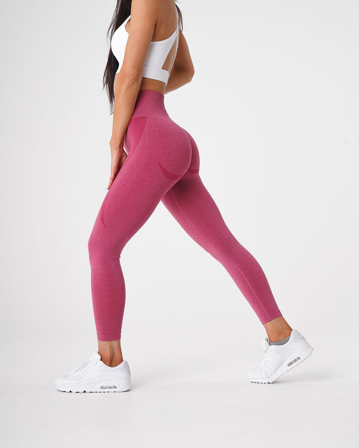 Women Crimson Contour Seamless Leggings - NVGTN