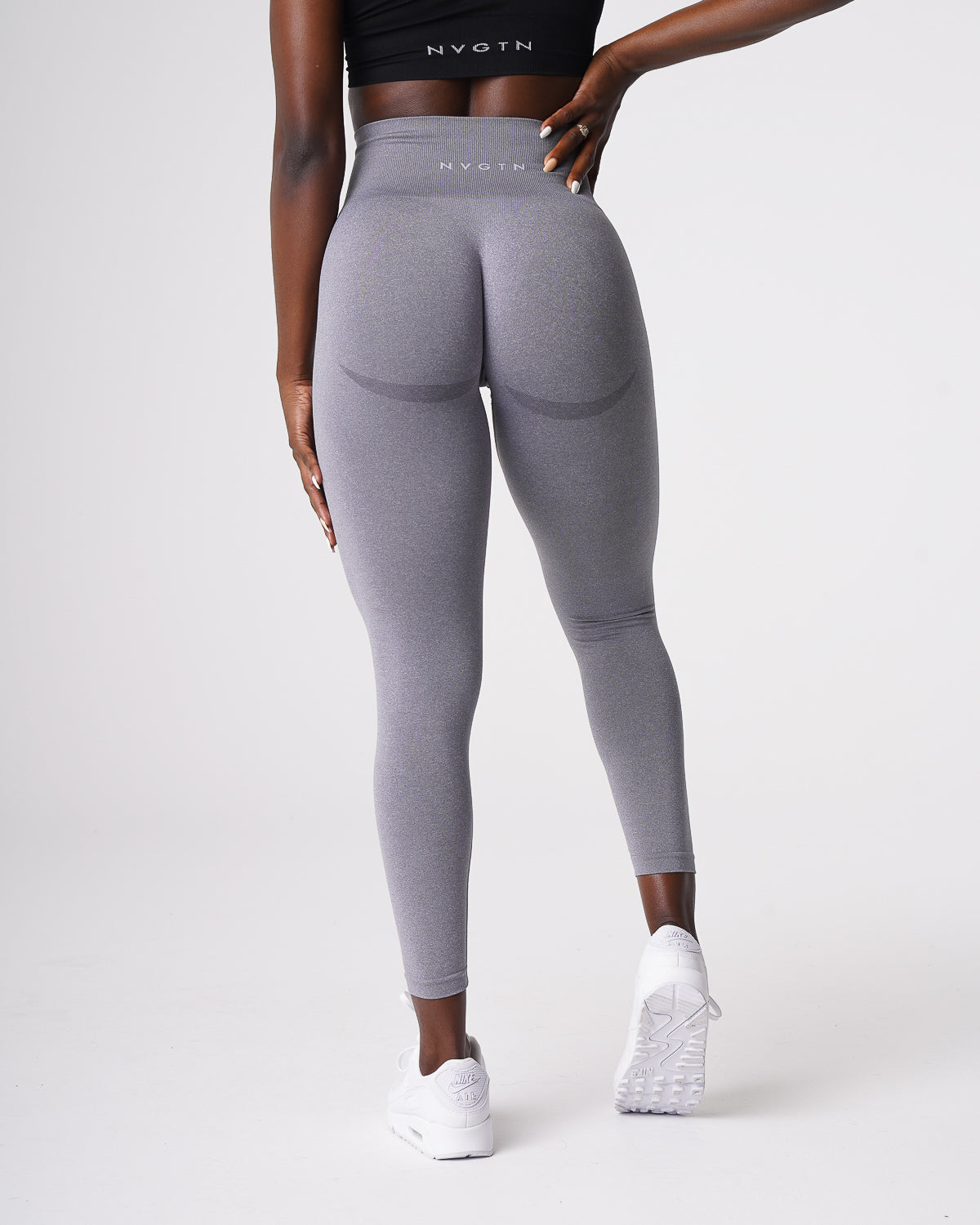Women Grey Curve Seamless Leggings - NVGTN