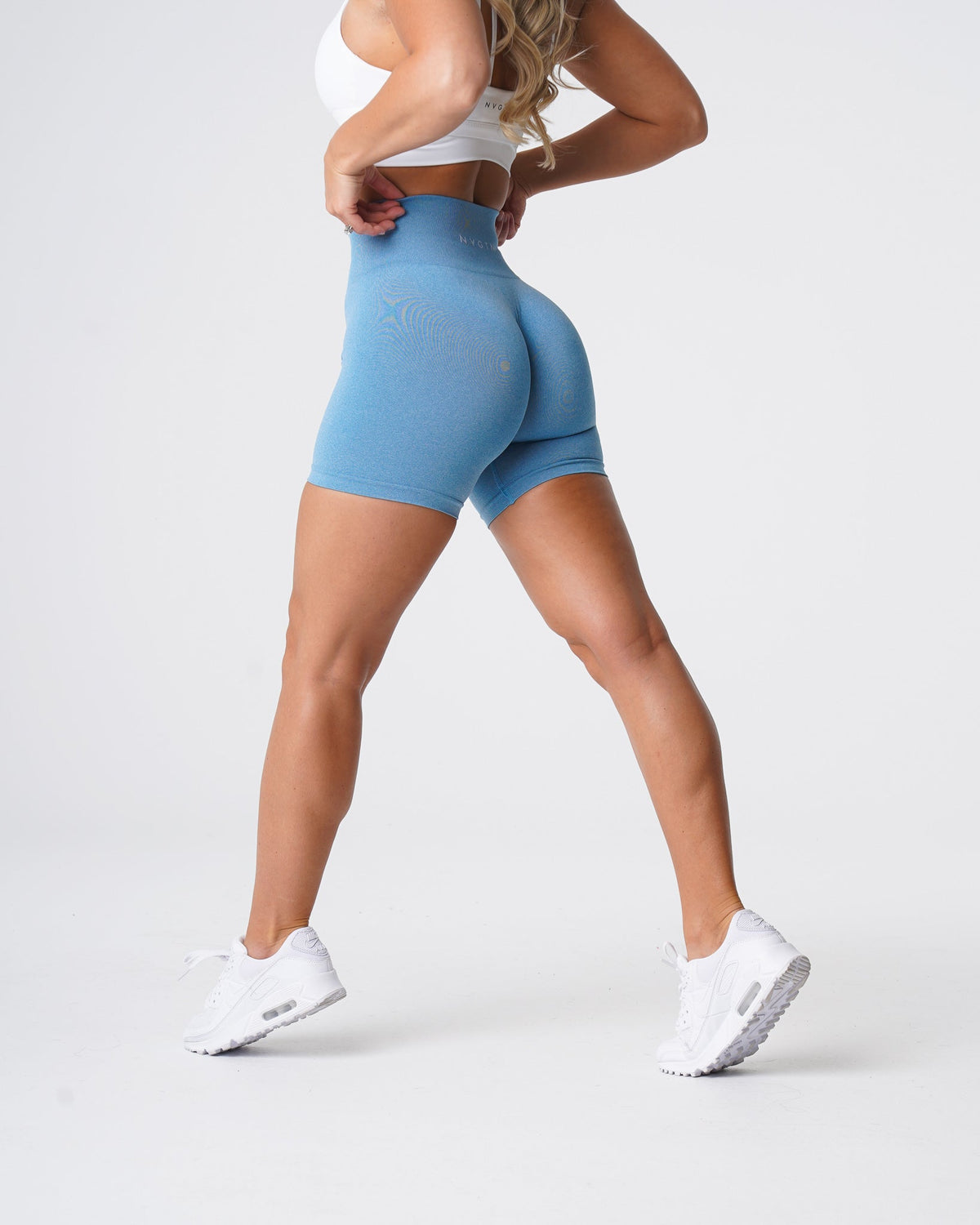 Women Sky Blue Pro Seamless Shorts - NVGTN