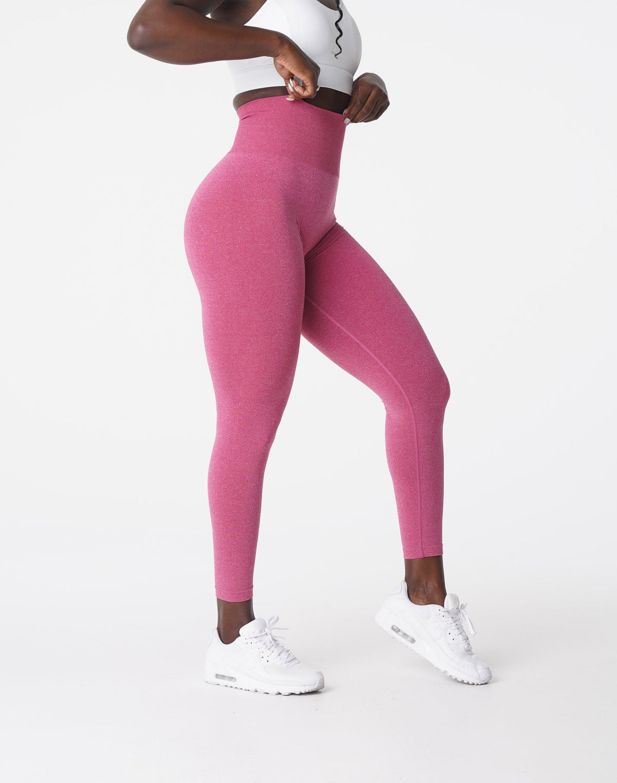 Women Crimson NV Seamless Leggings - NVGTN