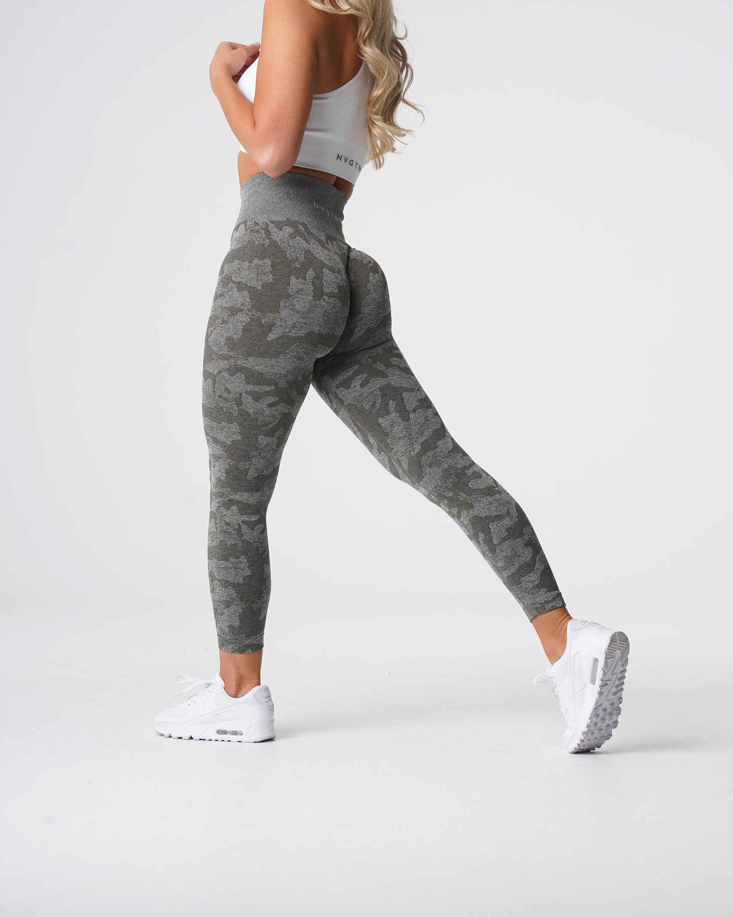Women Khaki Green Camo Seamless Leggings - NVGTN