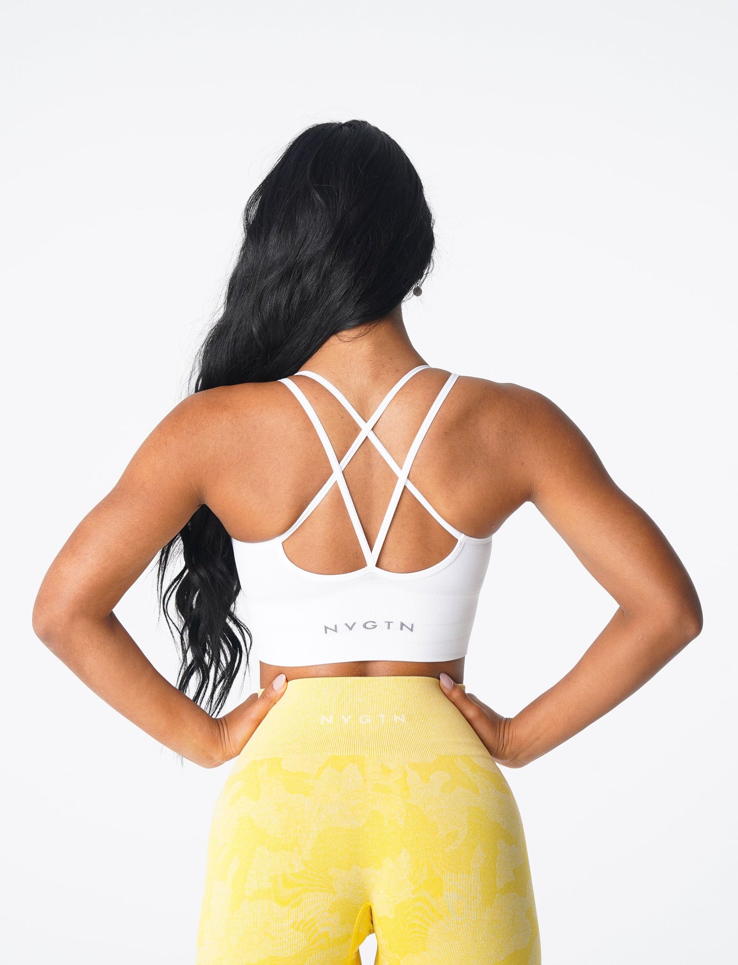 Women White Flourish Seamless Bra - NVGTN