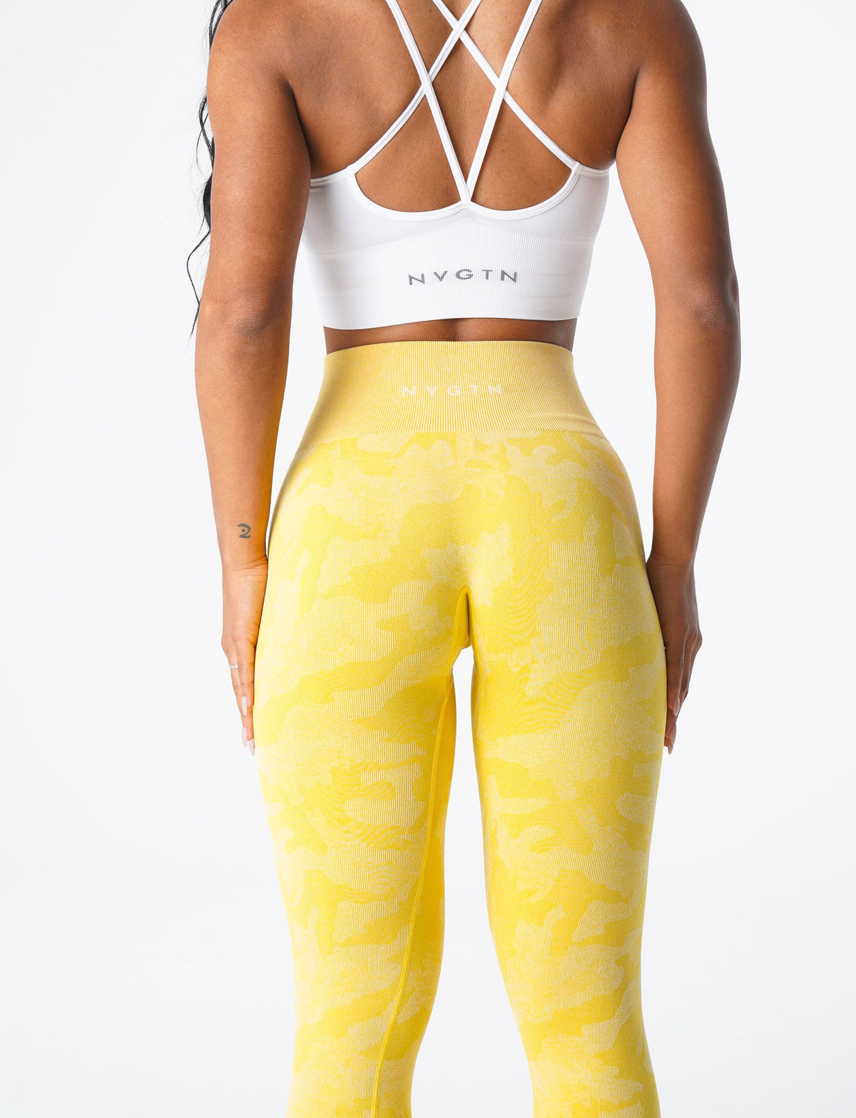 Women Sunshine Yellow Camo Seamless Leggings - NVGTN