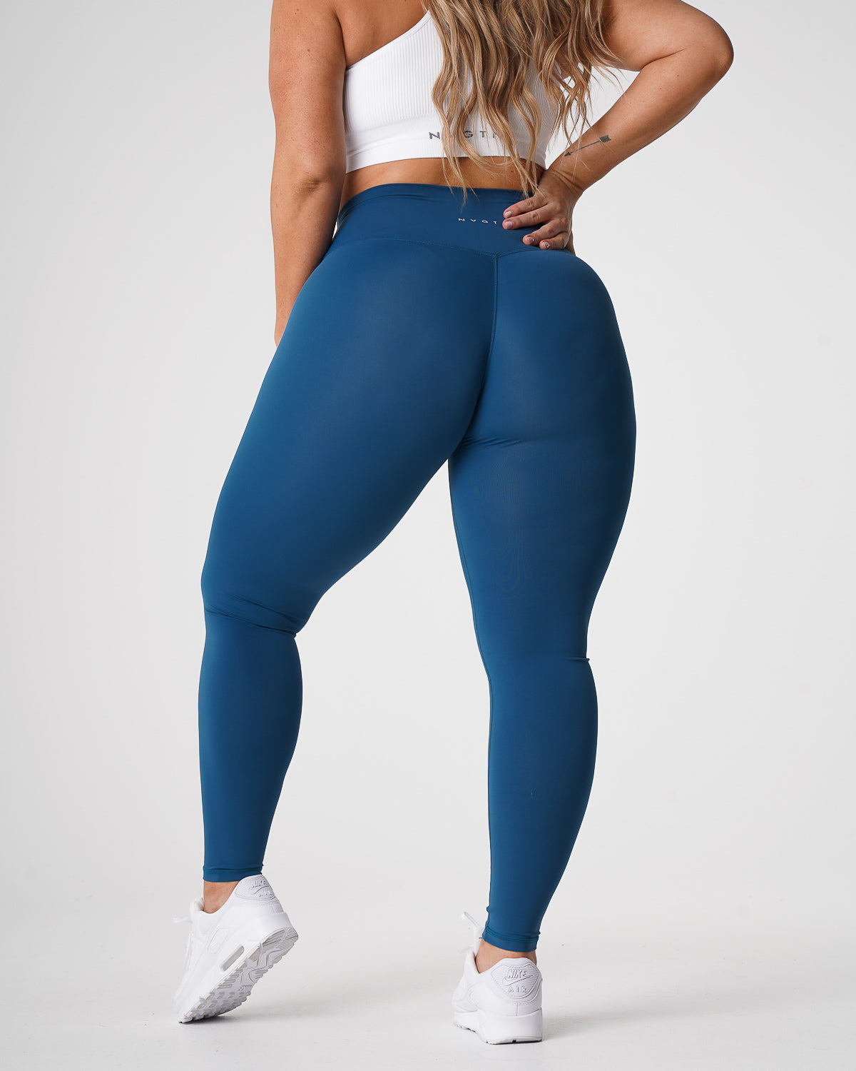 Women Pacific Blue Signature 2.0 Leggings - NVGTN