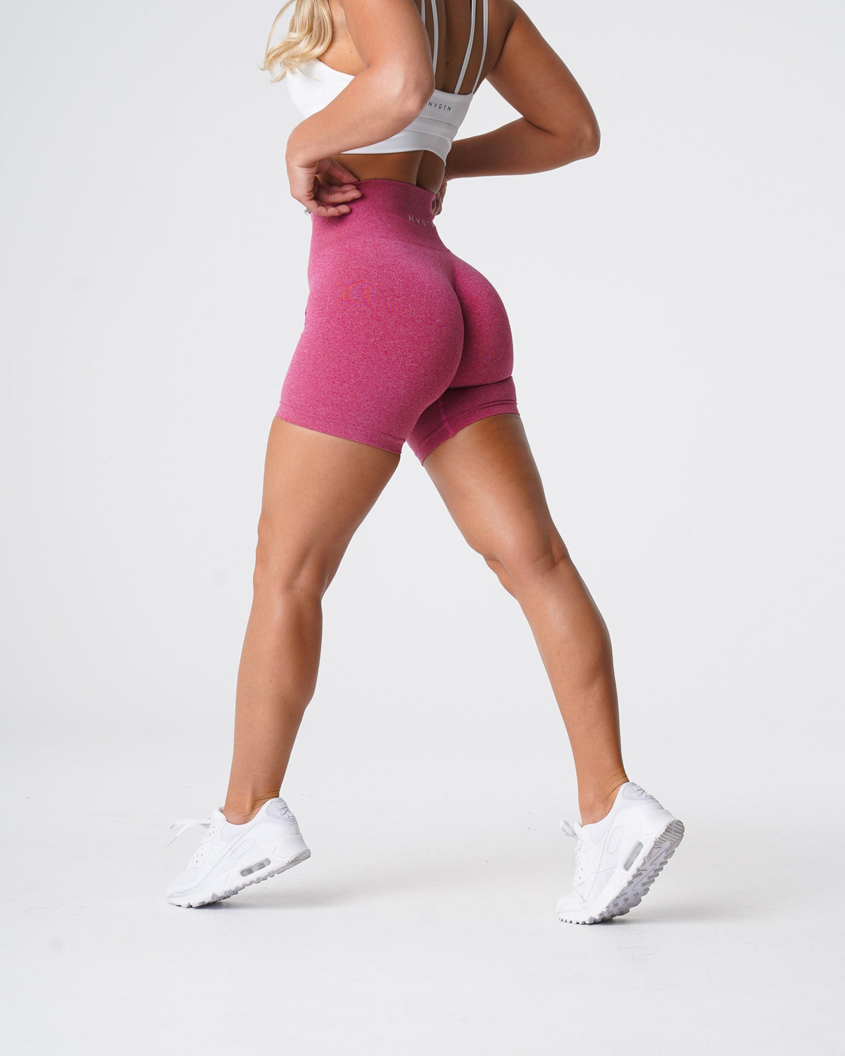 Women Crimson Pro Seamless Shorts - NVGTN