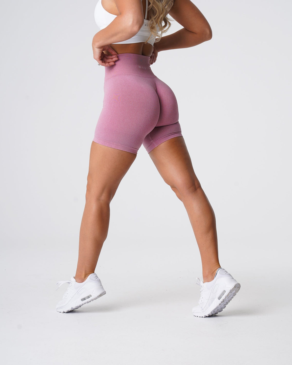 Women Pastel Pink Pro Seamless Shorts - NVGTN