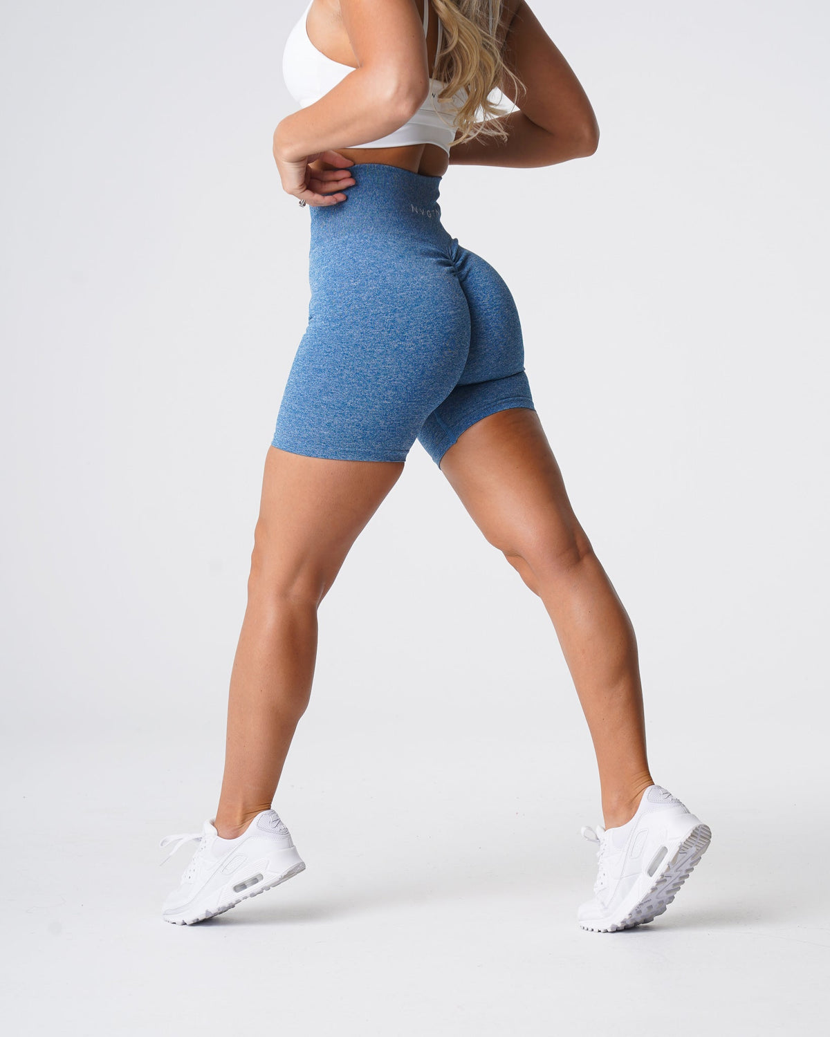 Women Sky Blue Scrunch Seamless Shorts - NVGTN