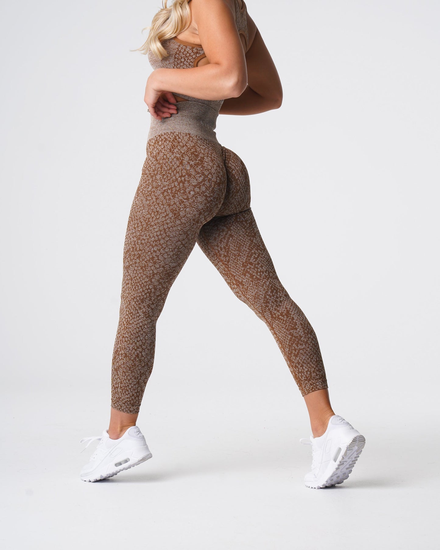 Women Mocha Snakeskin Seamless Leggings - NVGTN