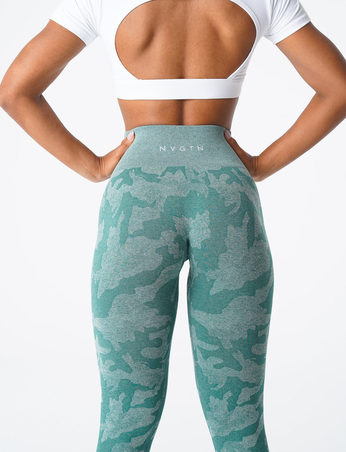 Women Forest Green Camo Seamless Leggings - NVGTN