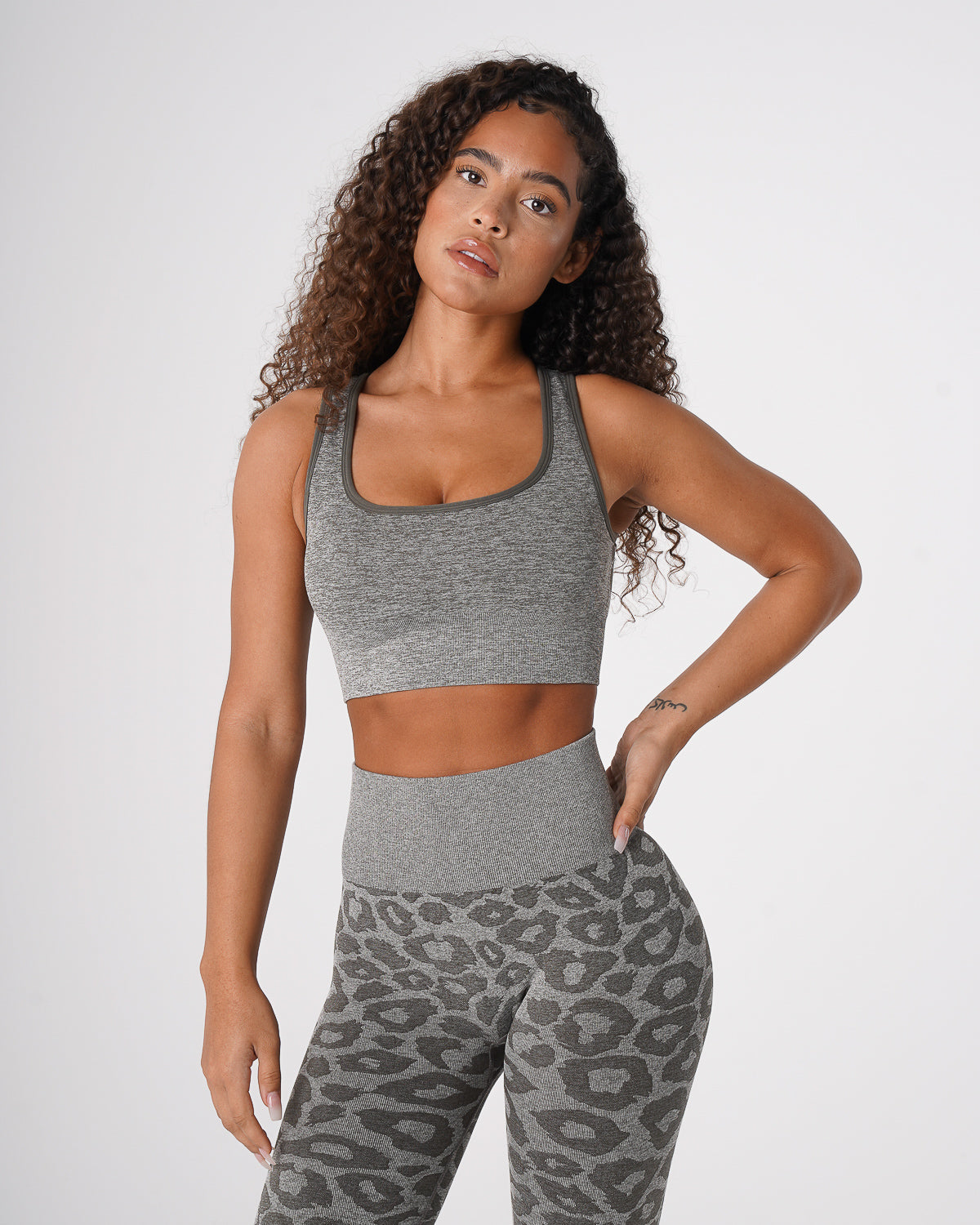 Women Khaki Green Leopard Eclipse Seamless Bra - NVGTN