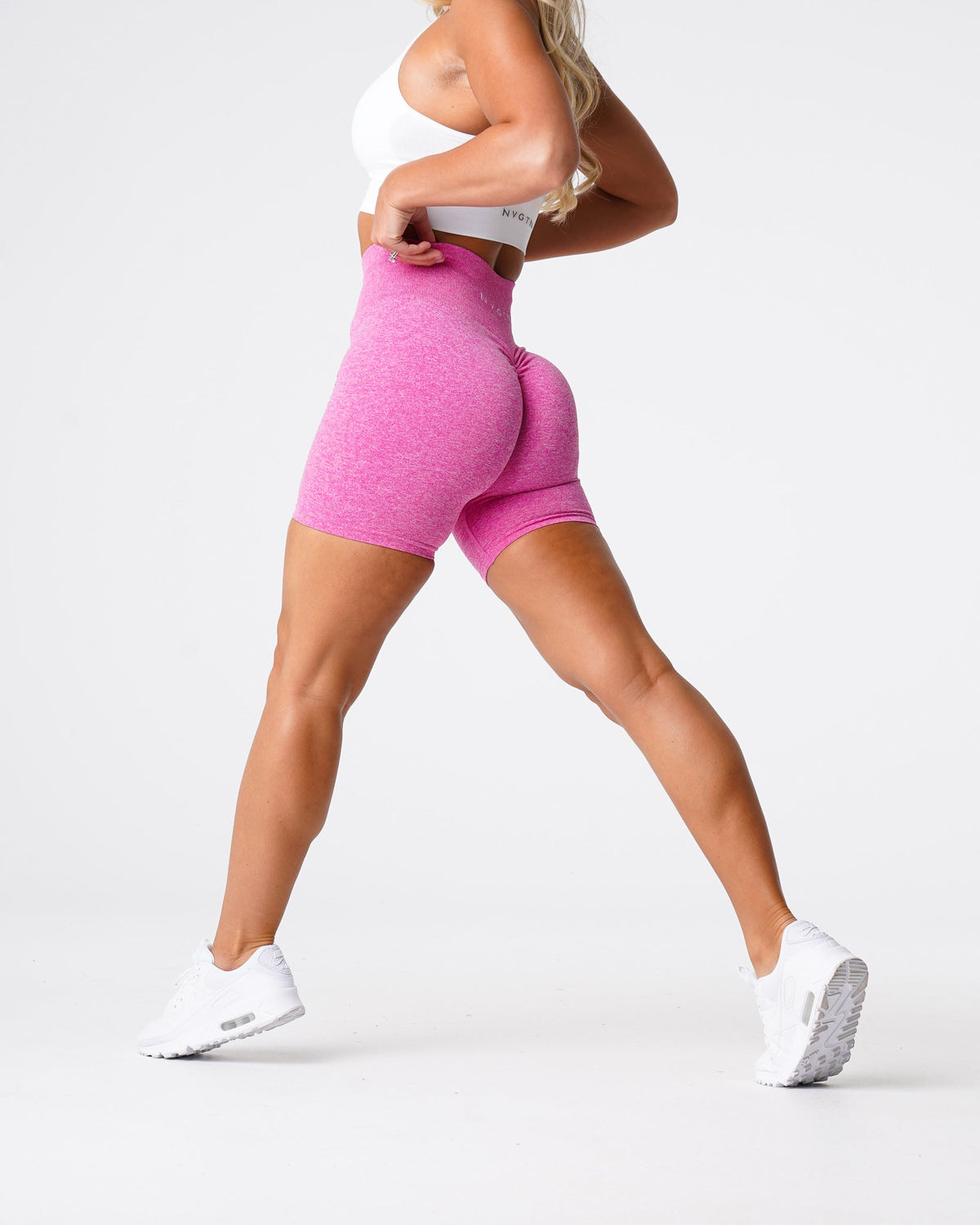 Women Bubble Gum Pink Scrunch Seamless Shorts - NVGTN