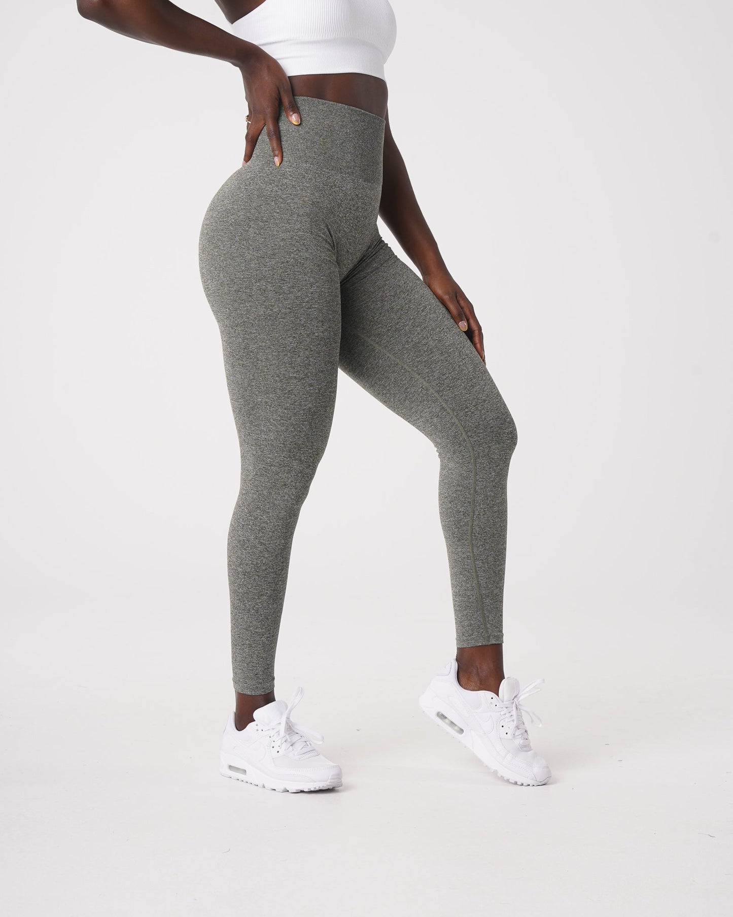Women Khaki Green Scrunch Seamless Leggings - NVGTN
