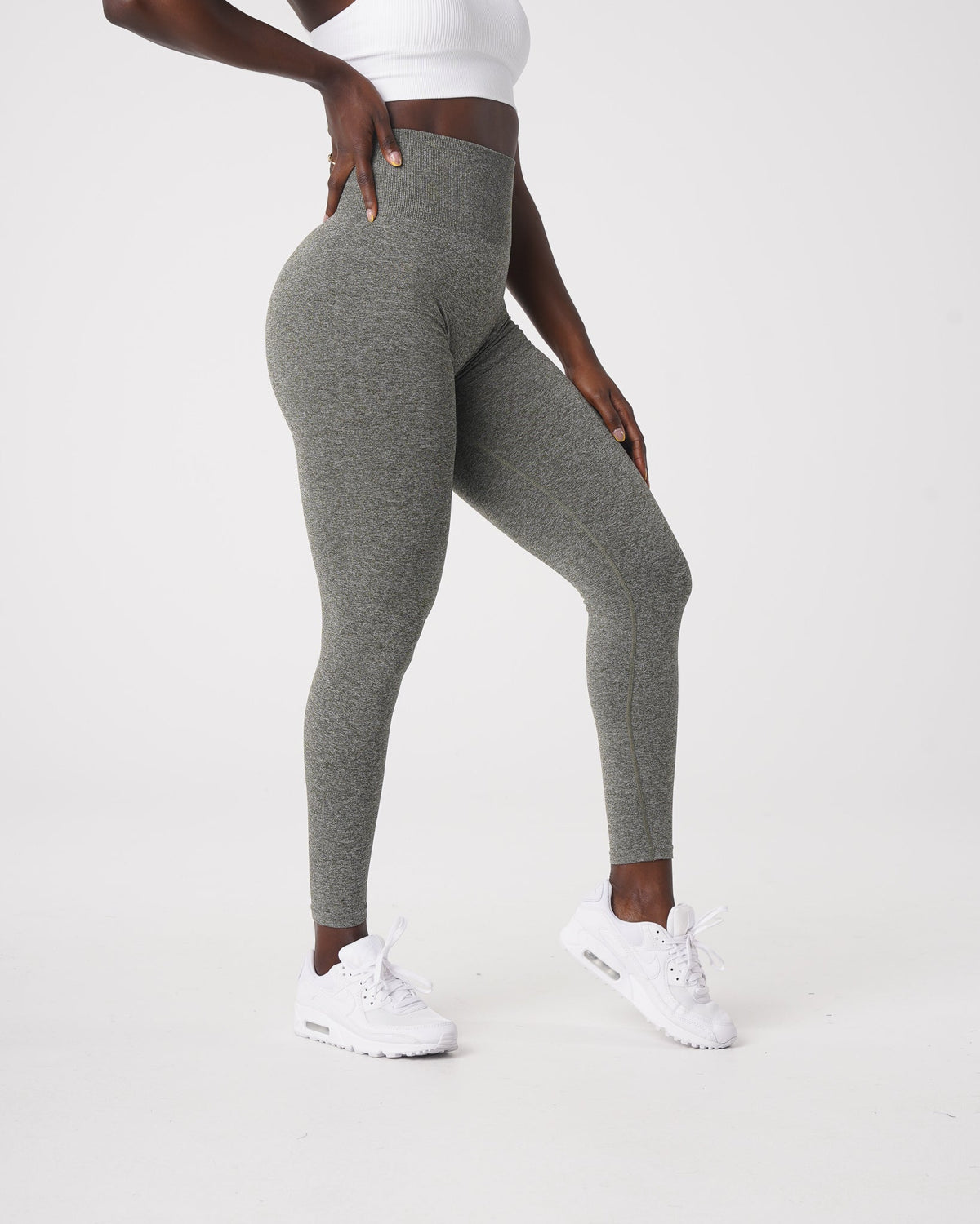 Women Khaki Green Scrunch Seamless Leggings - NVGTN