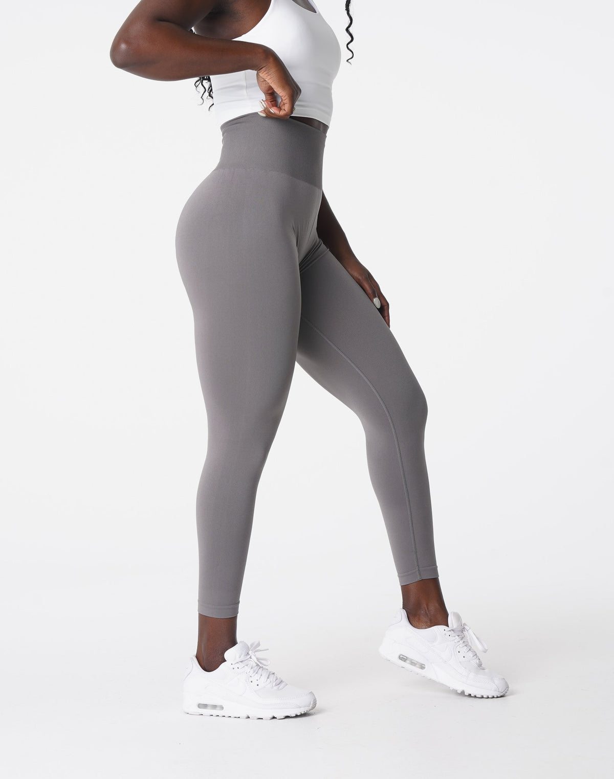 Women Charcoal Solid Seamless Leggings - NVGTN