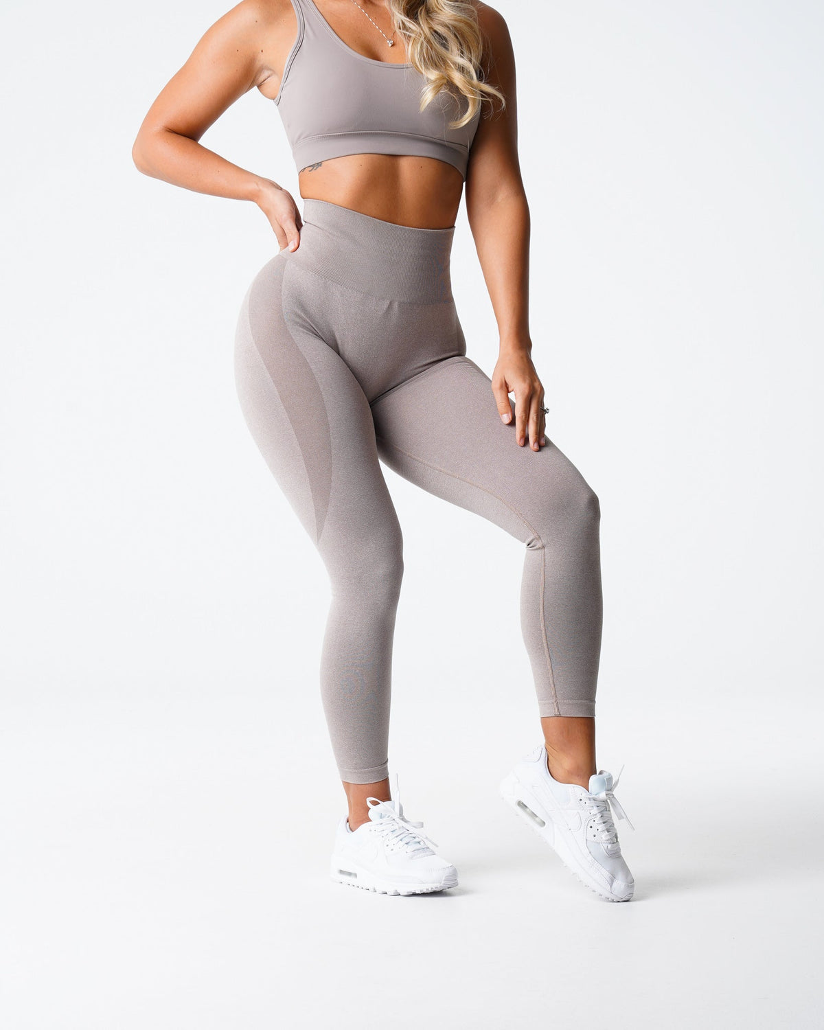 Women Taupe Contour Seamless Leggings - NVGTN