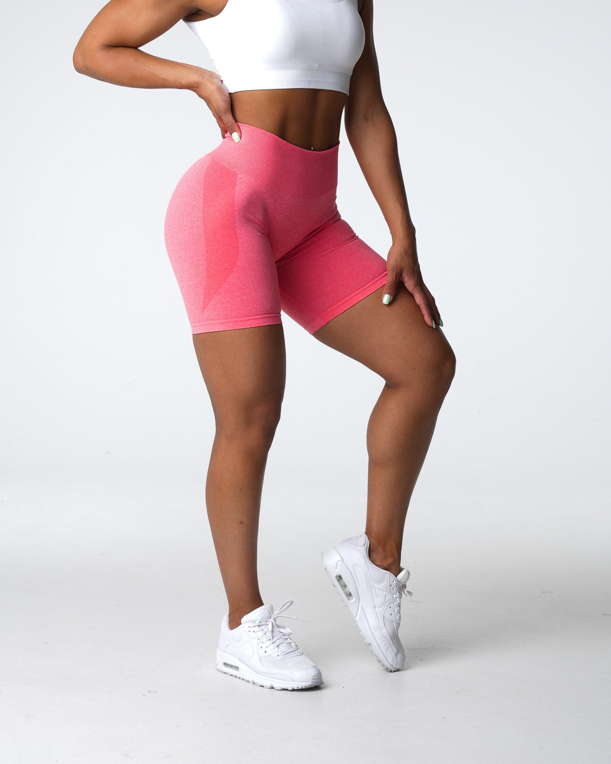 Women Coral Contour Seamless Shorts - NVGTN