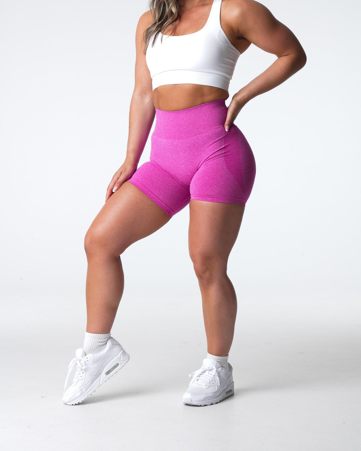 Women Maui Contour Seamless Shorts - NVGTN