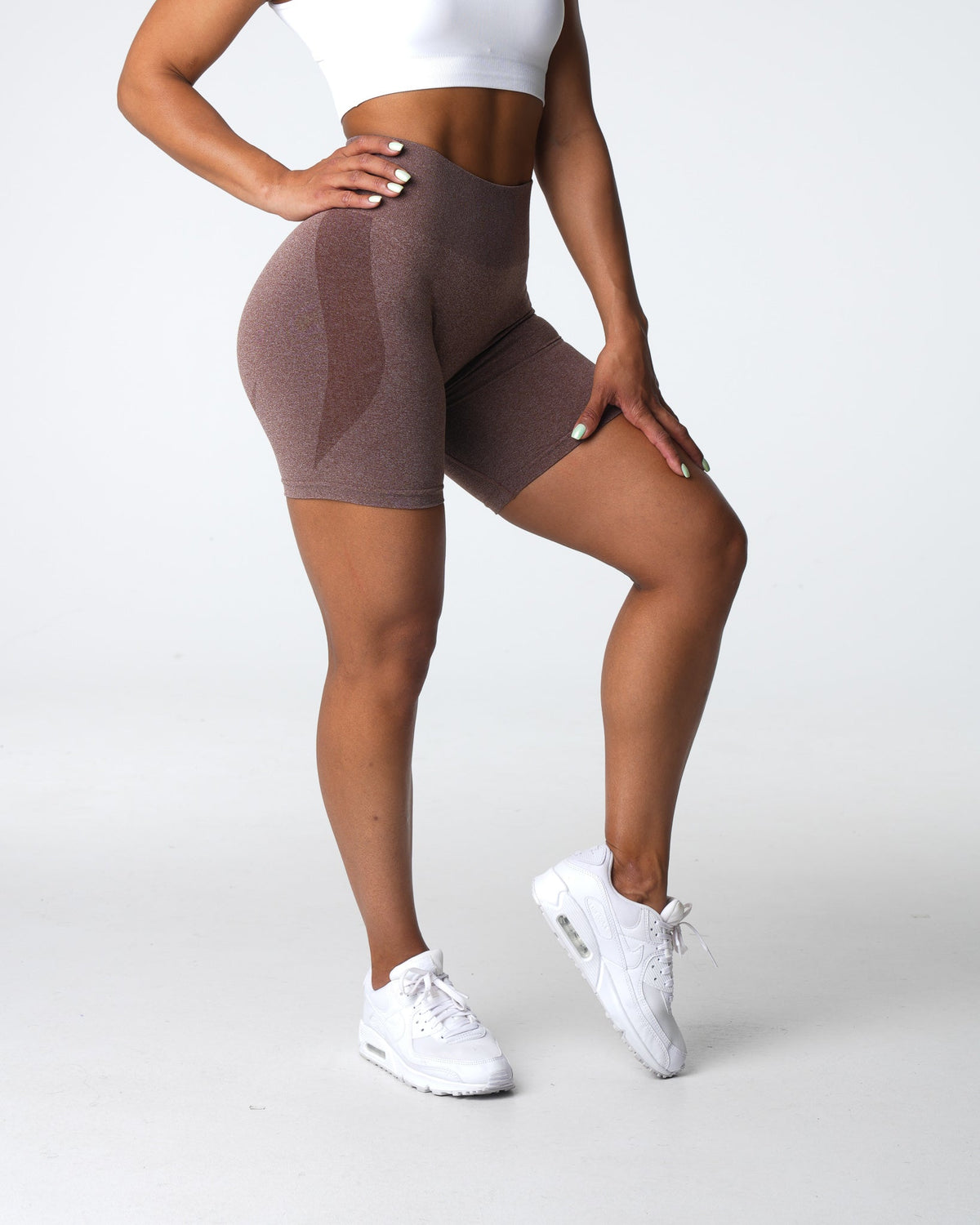 Women Cocoa Contour Seamless Shorts - NVGTN