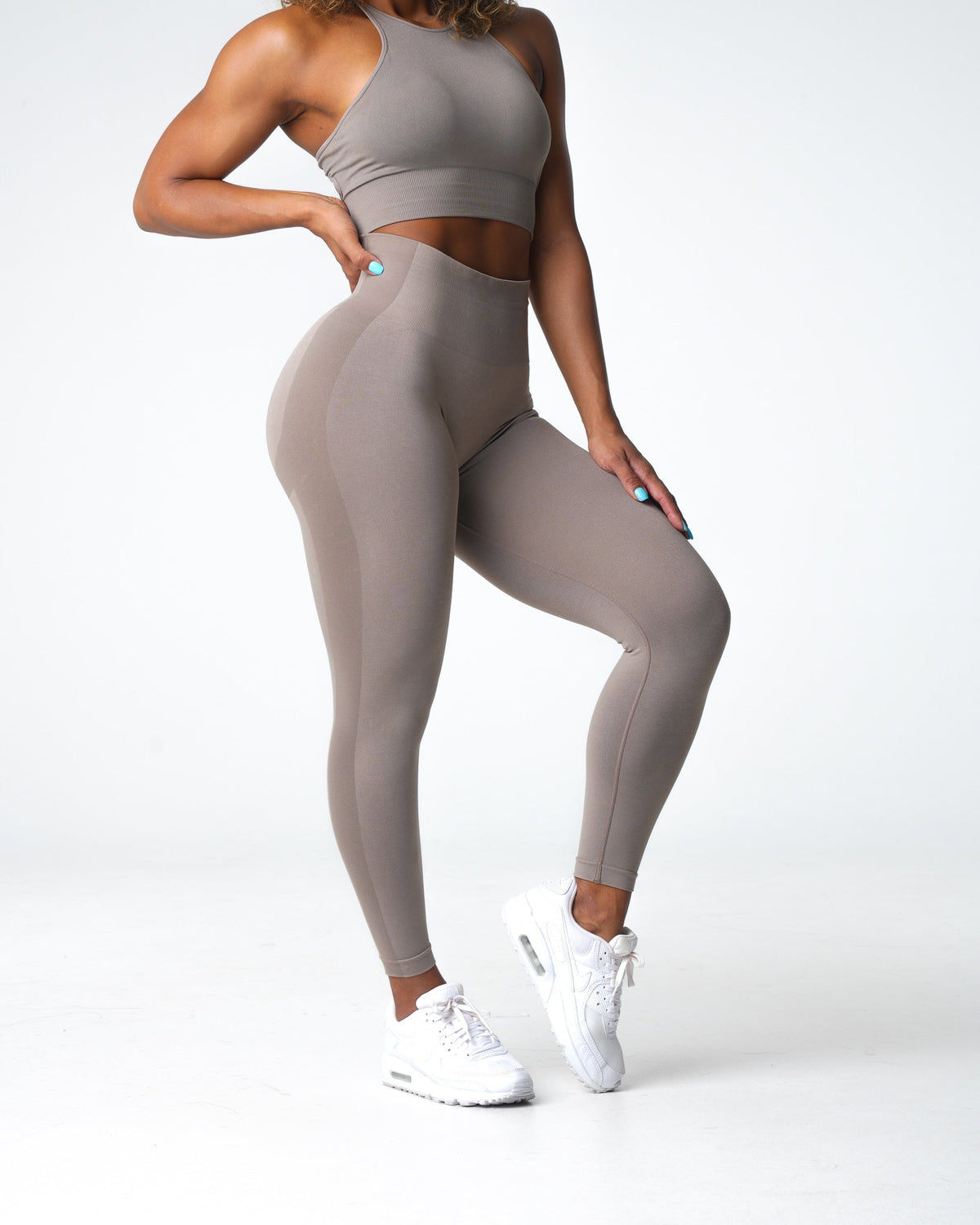 Women Taupe Performance Seamless Leggings - NVGTN