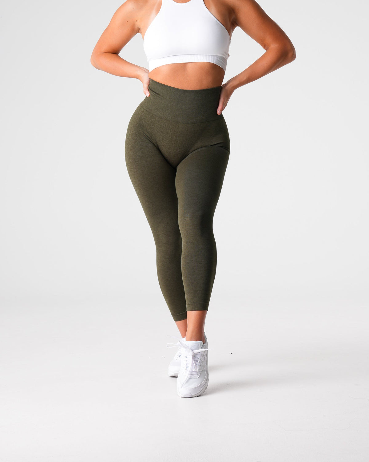 Women Olive Shape Seamless Leggings - NVGTN