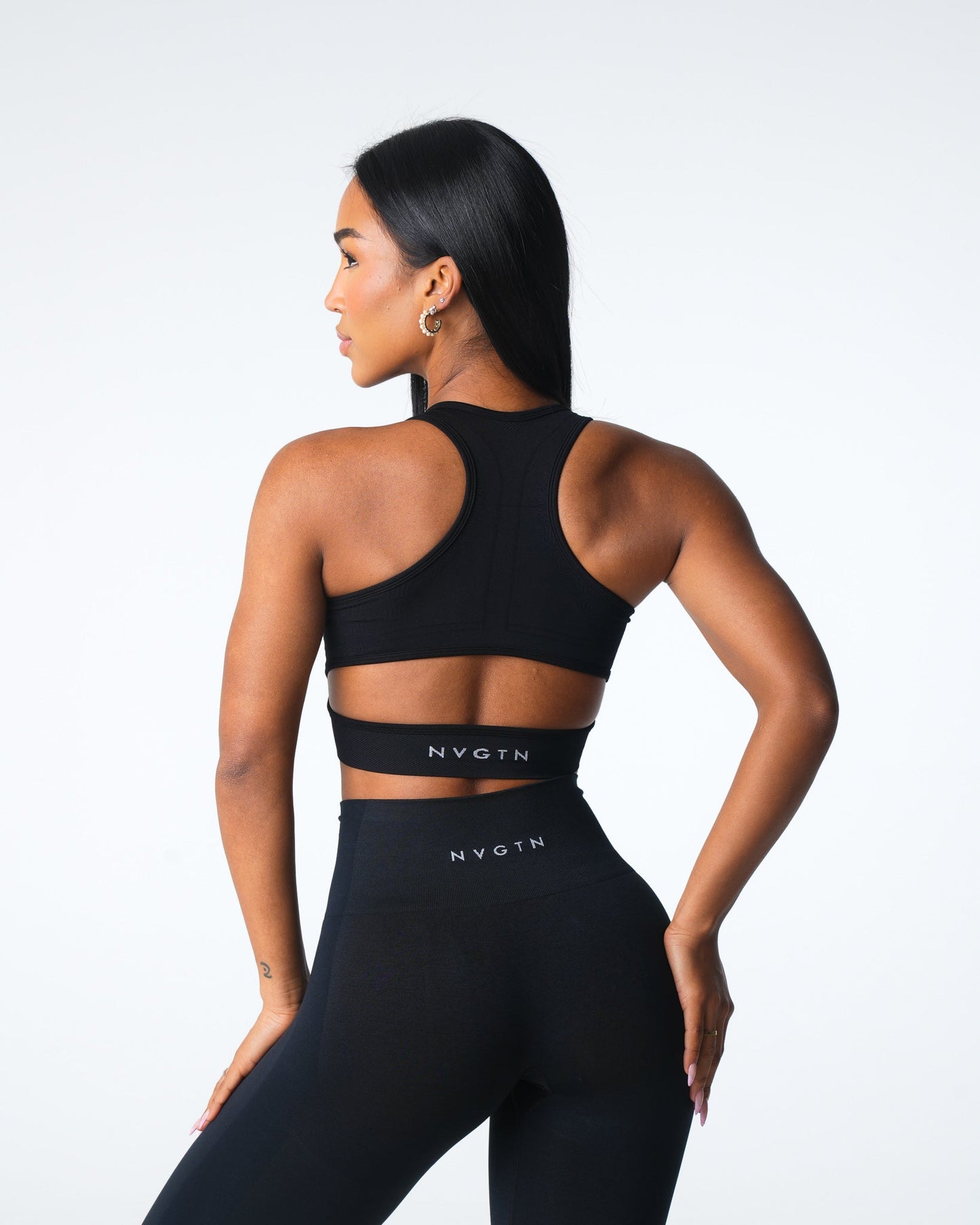 Women Black Rise Seamless Bra - NVGTN