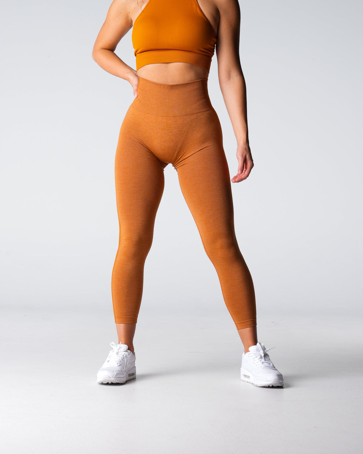 Women Terracotta Performance Seamless Leggings - NVGTN