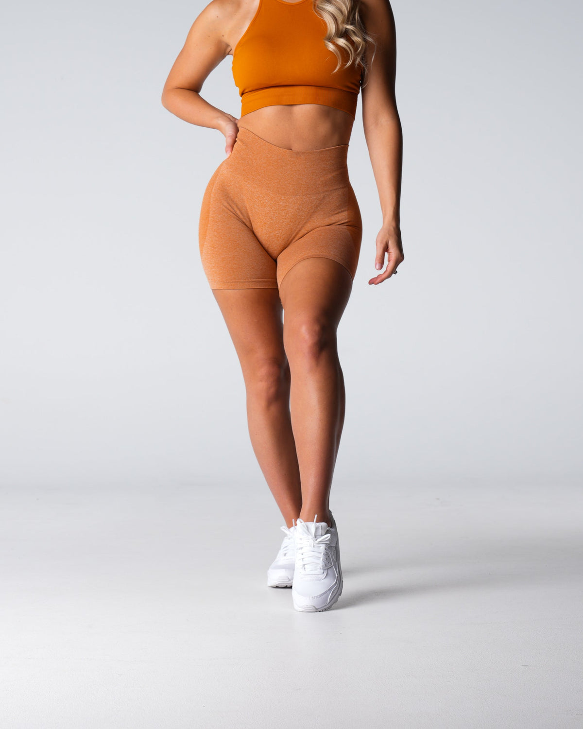 Women Terracotta Contour Seamless Shorts - NVGTN