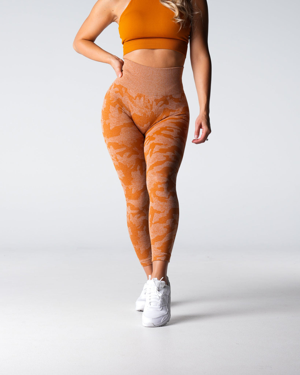 Women Terracotta Camo Seamless Leggings - NVGTN