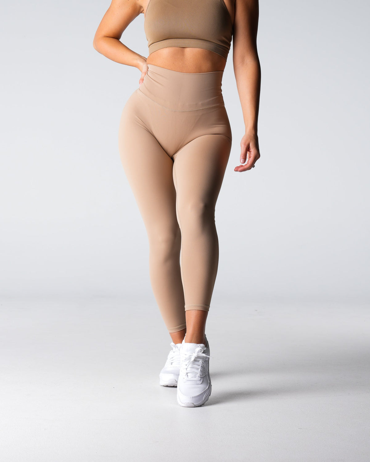 Women Beige Signature 2.0 Leggings - NVGTN
