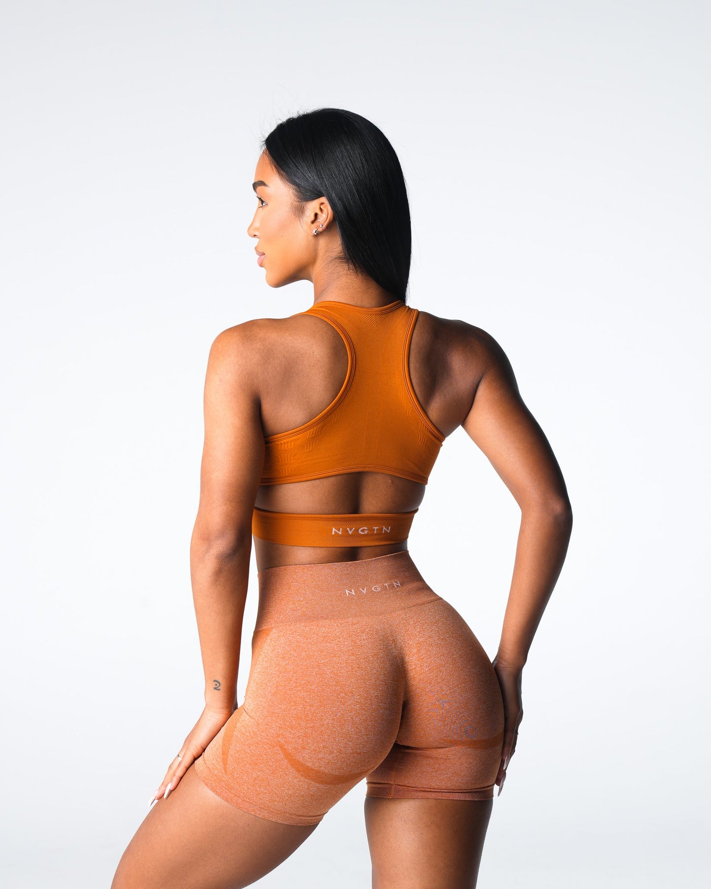 Women Terracotta Rise Seamless Bra - NVGTN