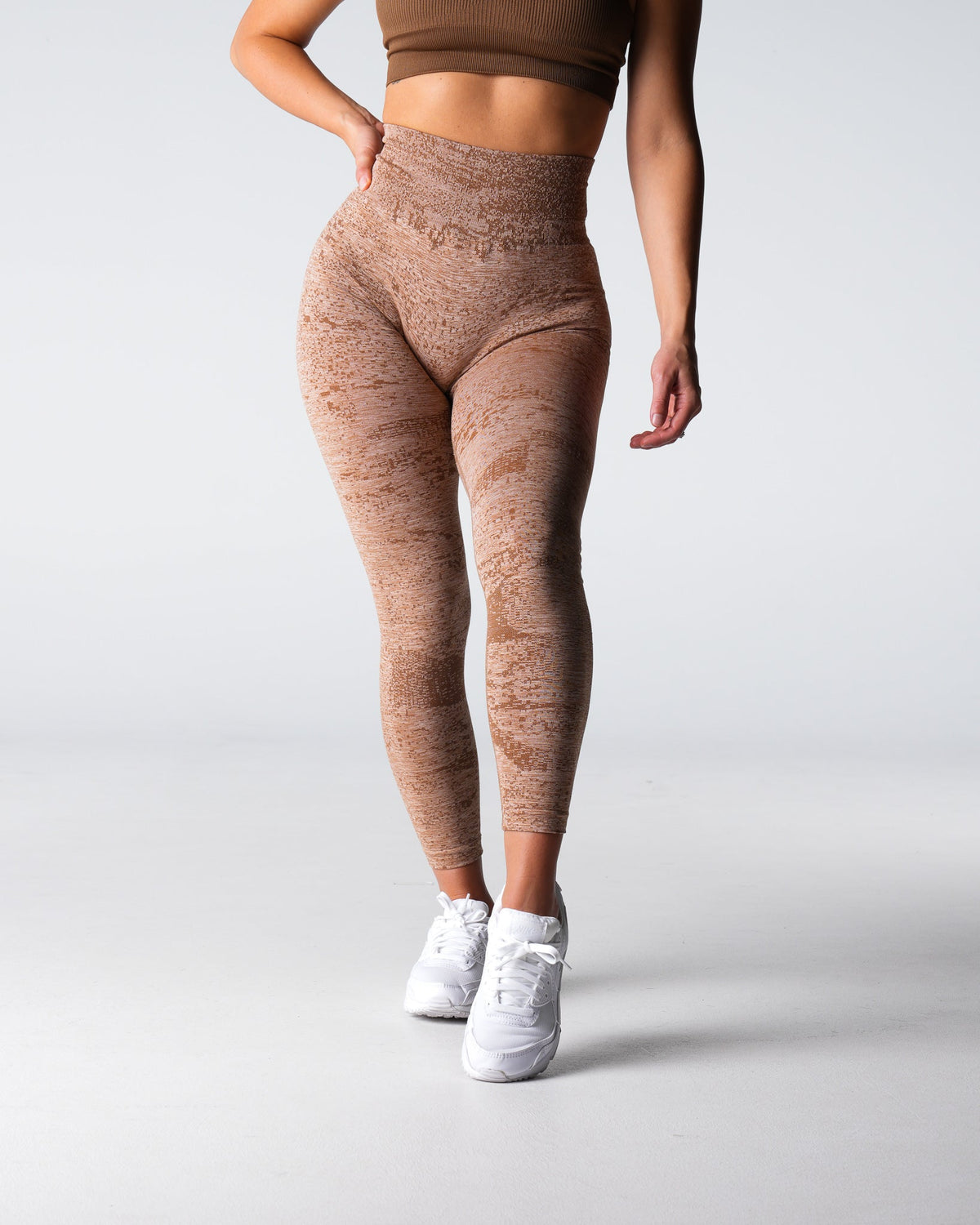 Women Sand Digital Seamless Leggings - NVGTN