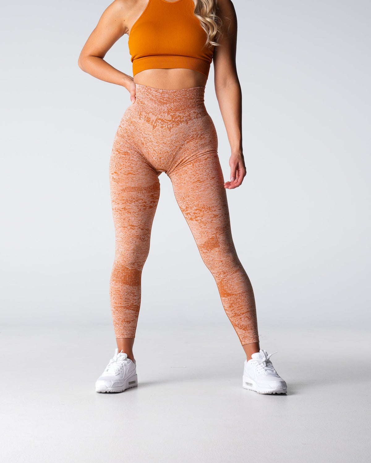 Women Terracotta Digital Seamless Leggings - NVGTN