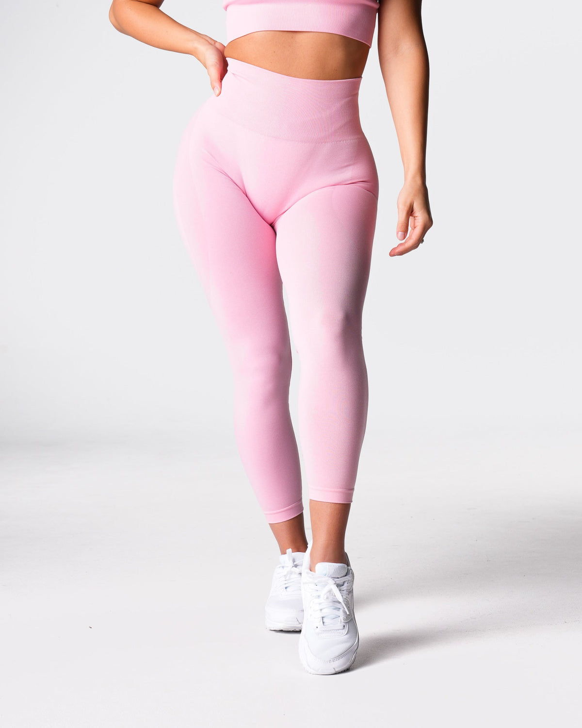 Women Baby Pink Contour Seamless Leggings - NVGTN