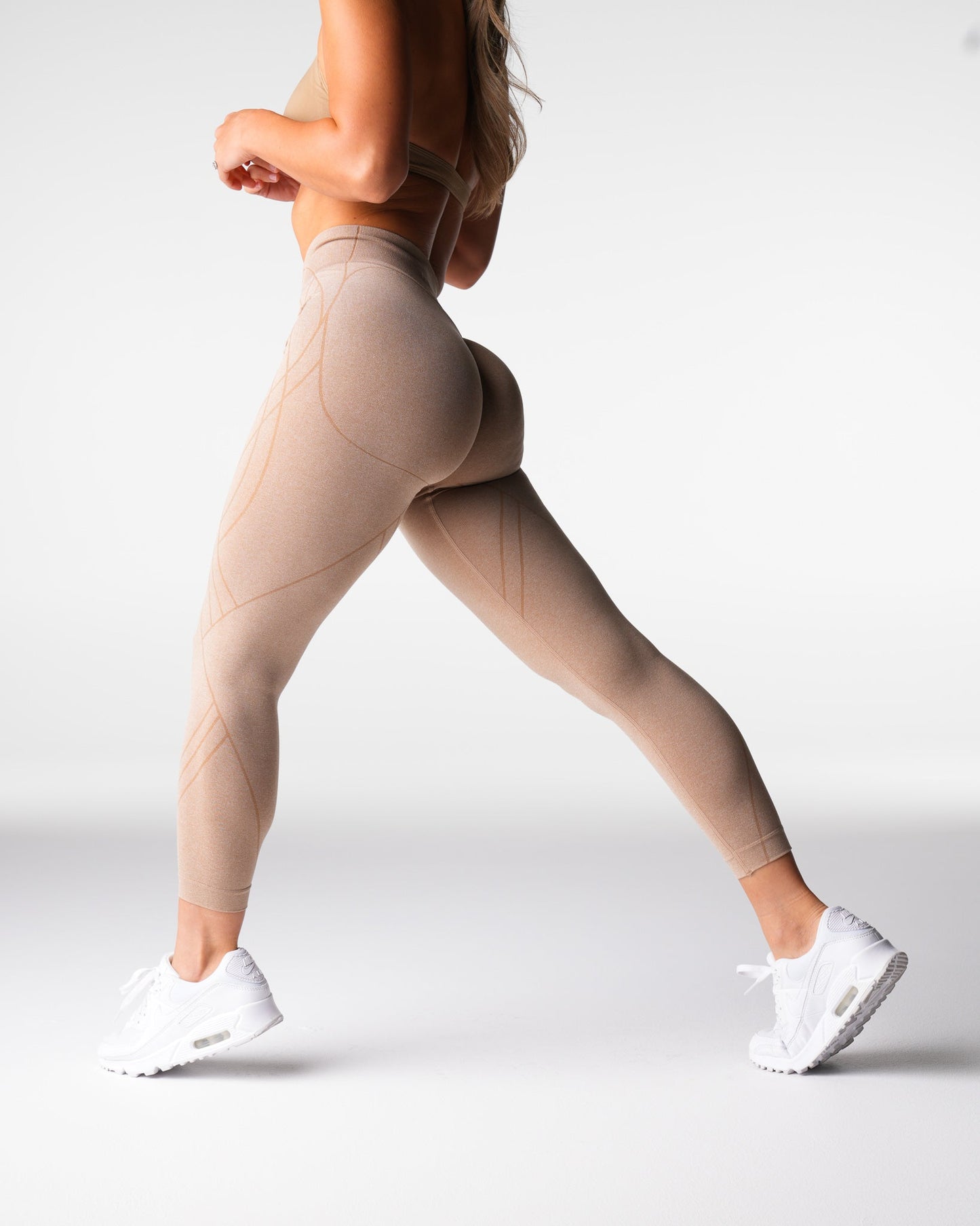 Women Beige Geo Seamless Leggings - NVGTN