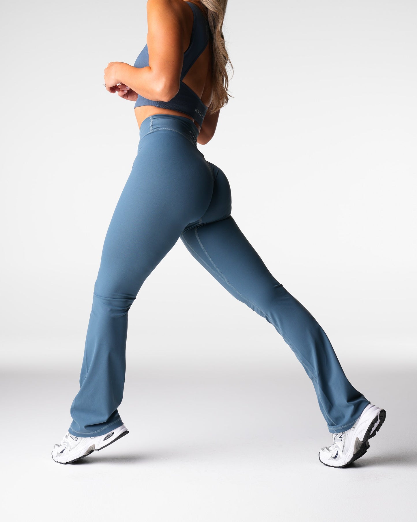 Women River Effortless Flare Leggings - NVGTN
