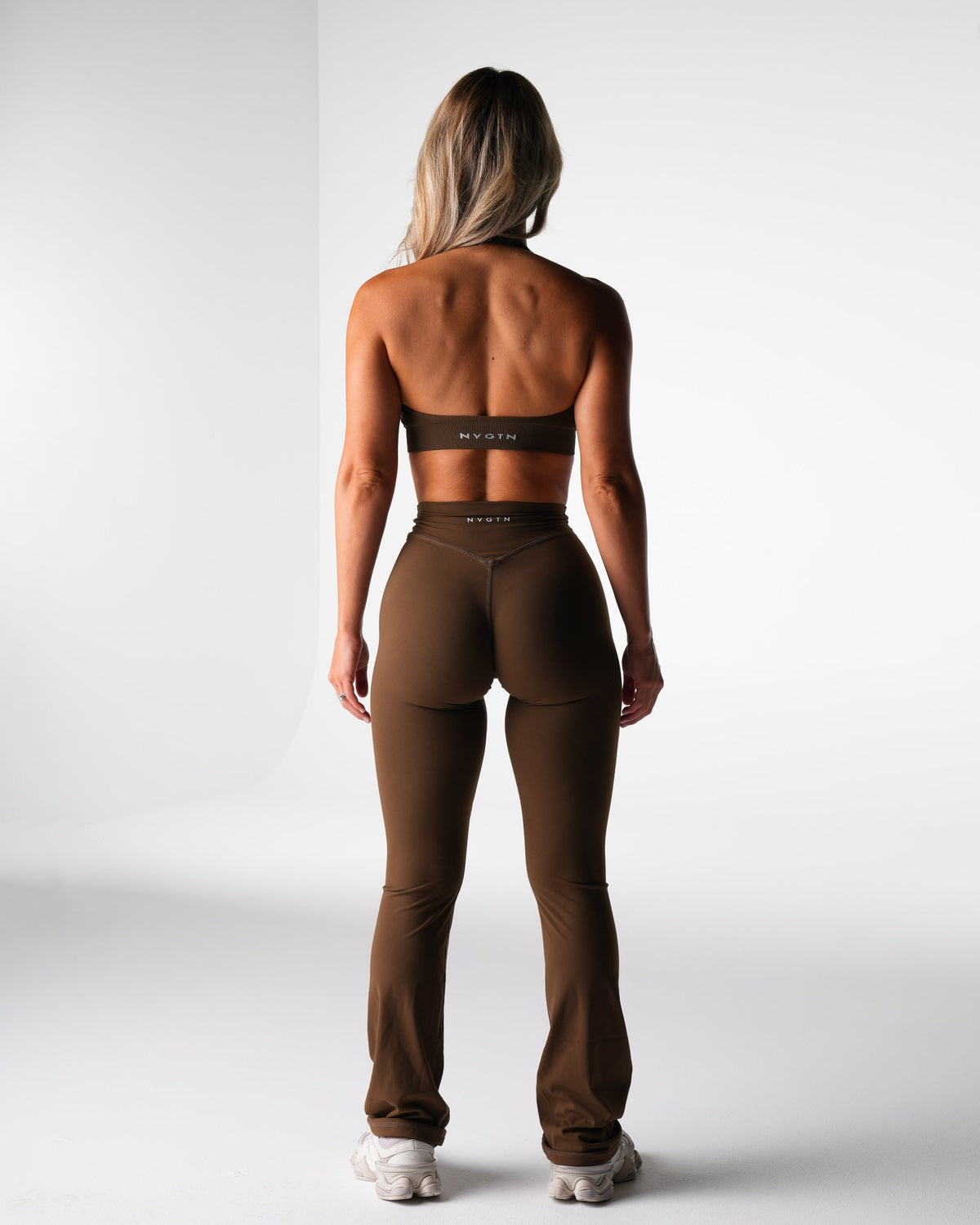 Women Elm Finesse Seamless Halter Bra - NVGTN