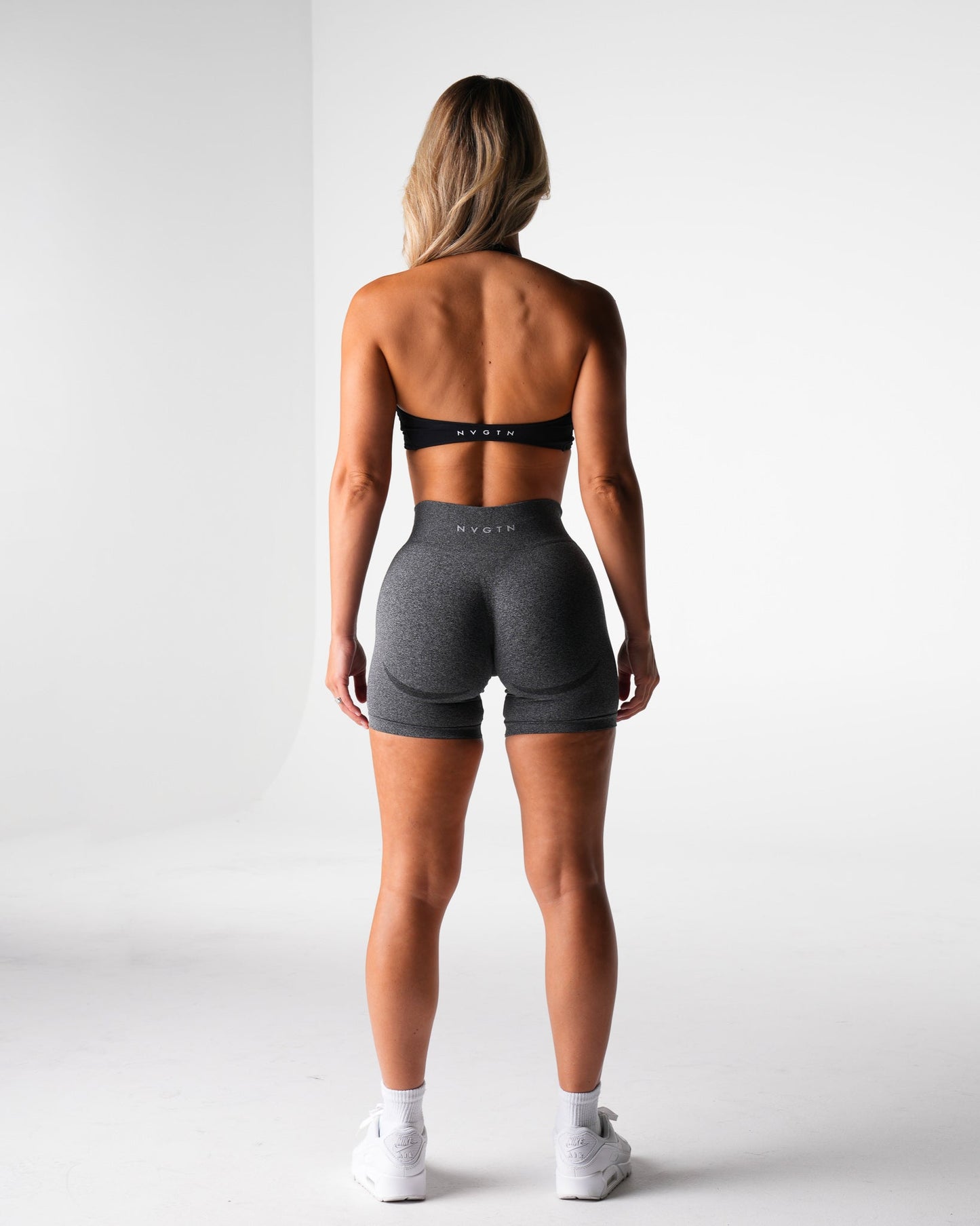 Women Black Stunner Seamless Halter Bra - NVGTN