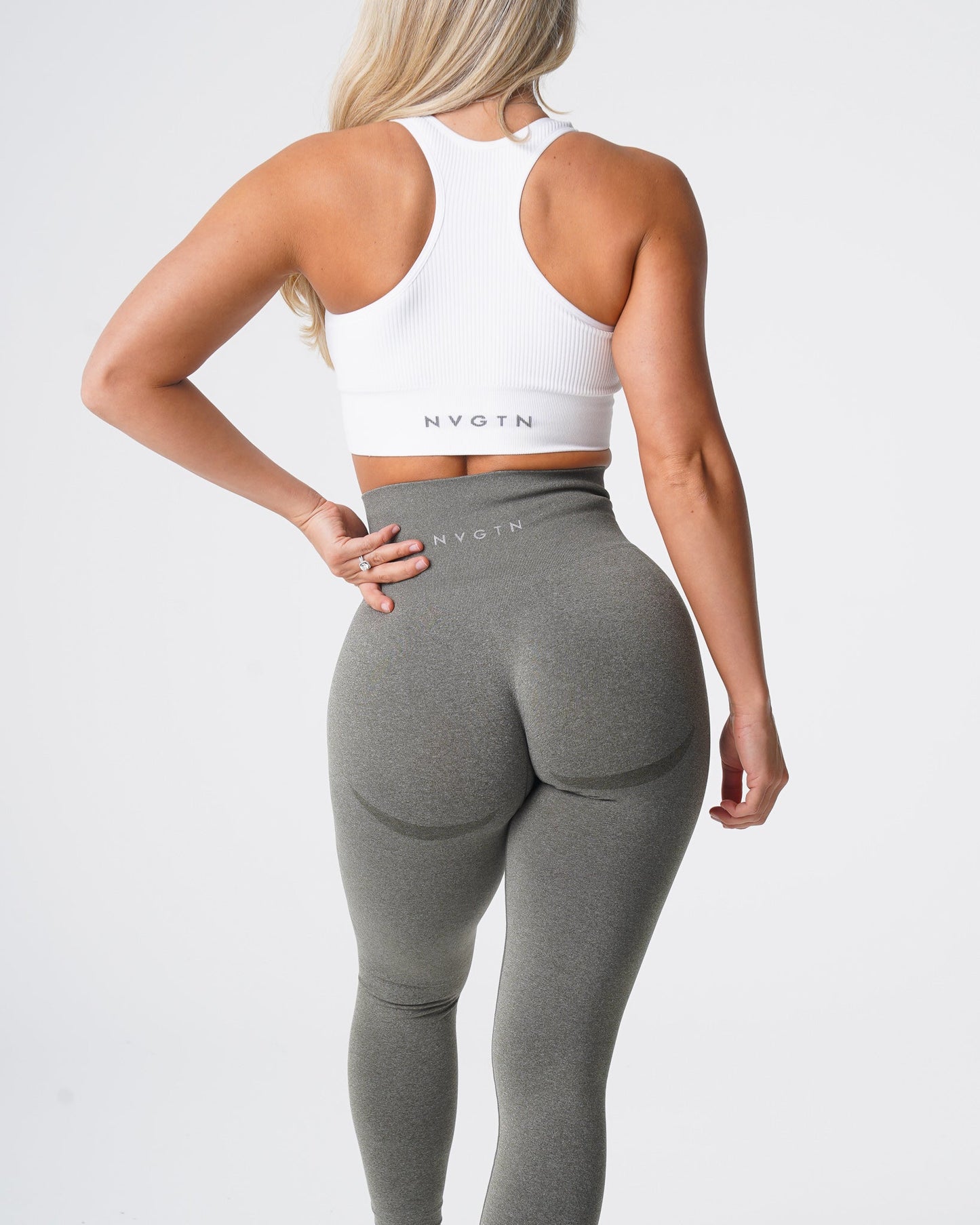 Women Khaki Green Contour Seamless Leggings - NVGTN