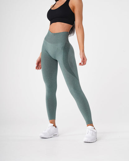 Women Forest Green Contour Seamless Leggings - NVGTN