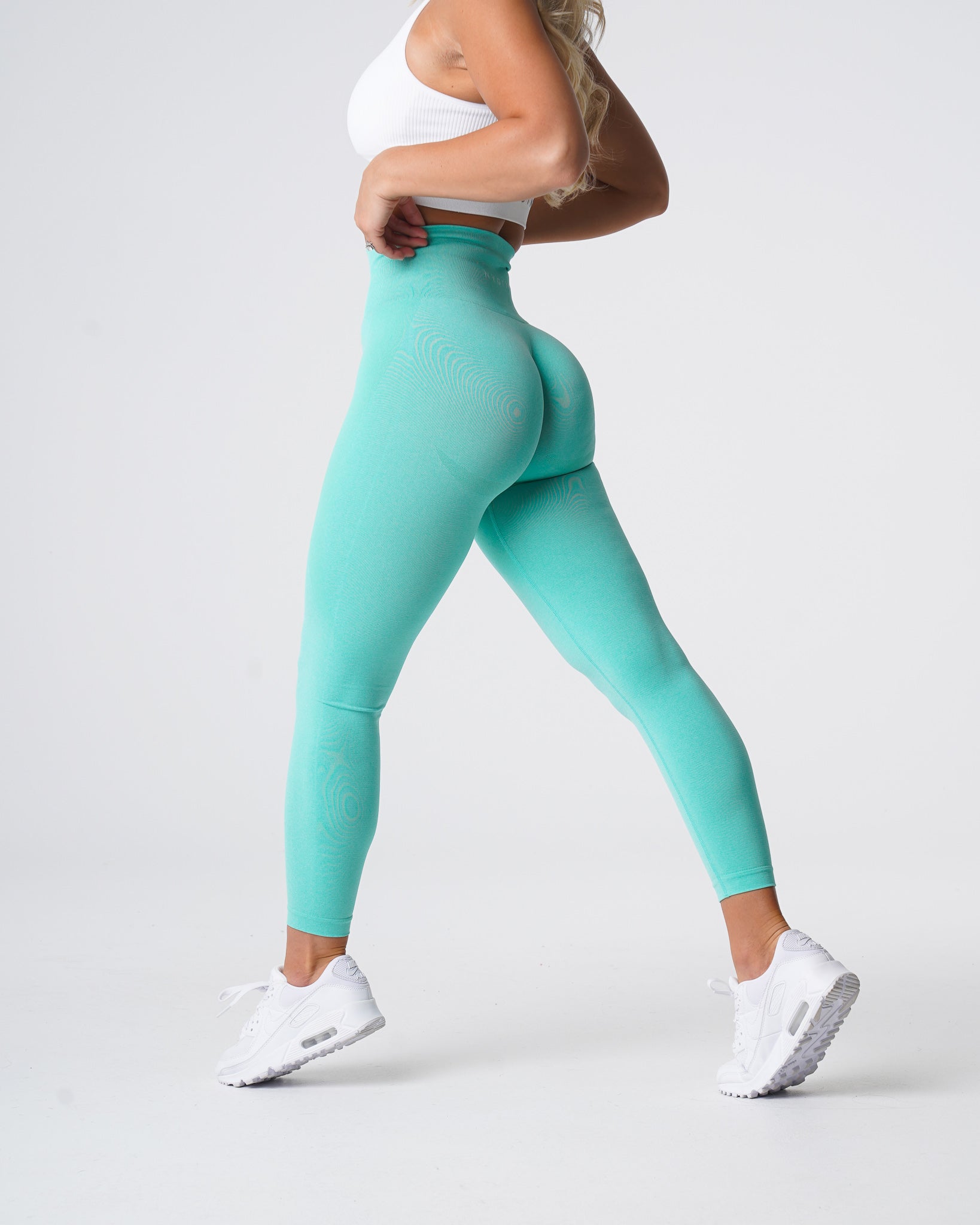 Women Mint Contour Seamless Leggings - NVGTN