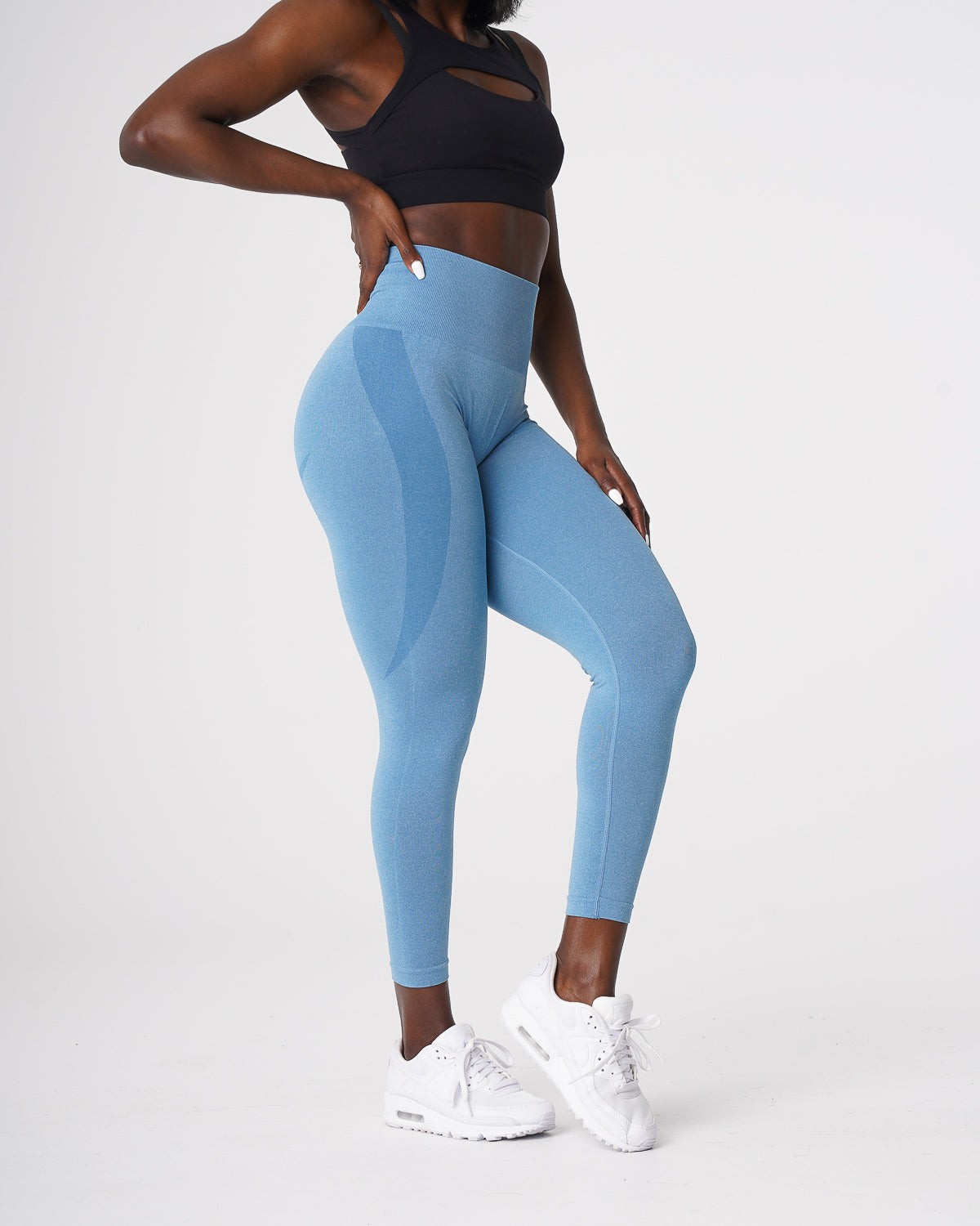 Women Sky Blue Contour Seamless Leggings - NVGTN