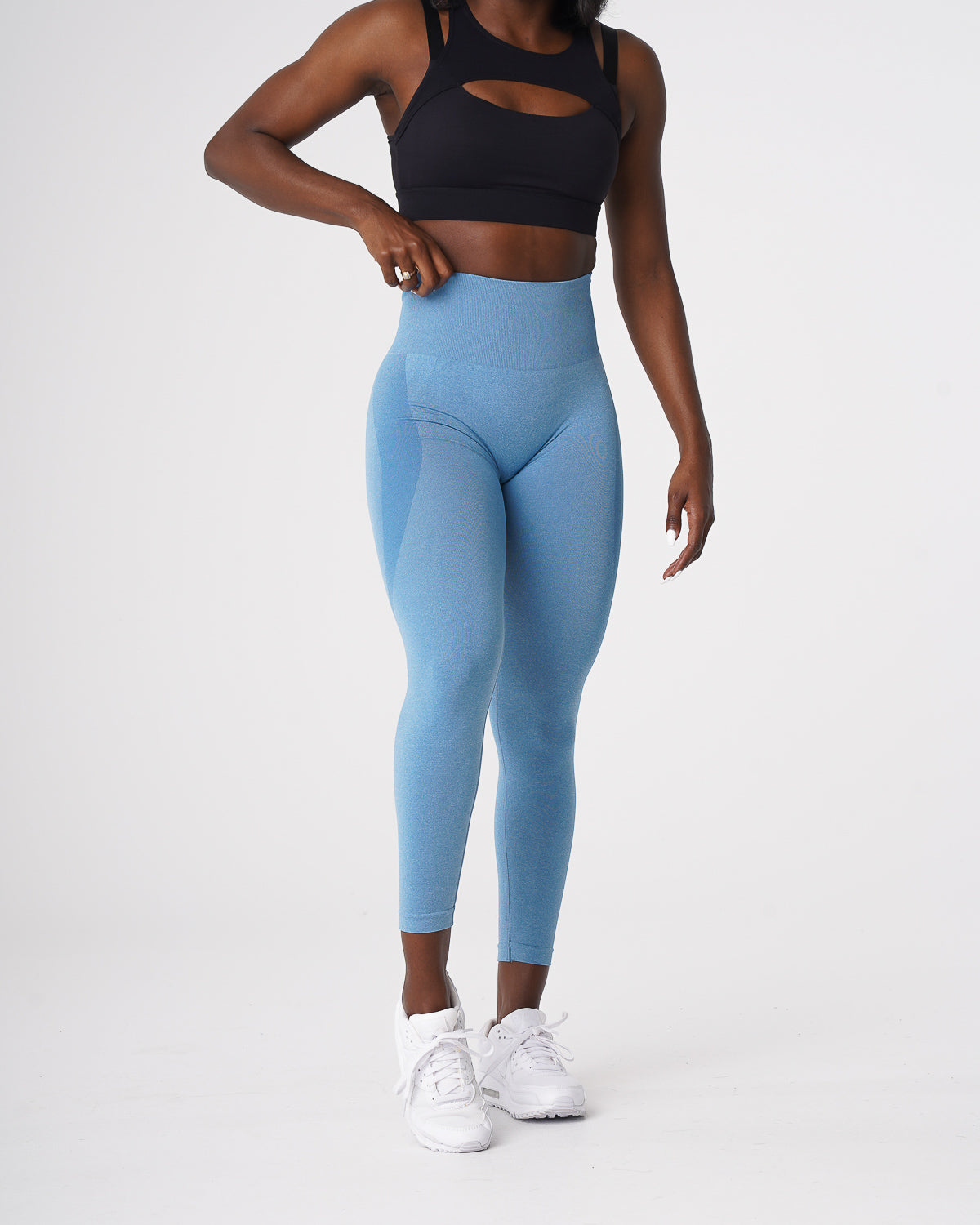 Women Sky Blue Contour Seamless Leggings - NVGTN