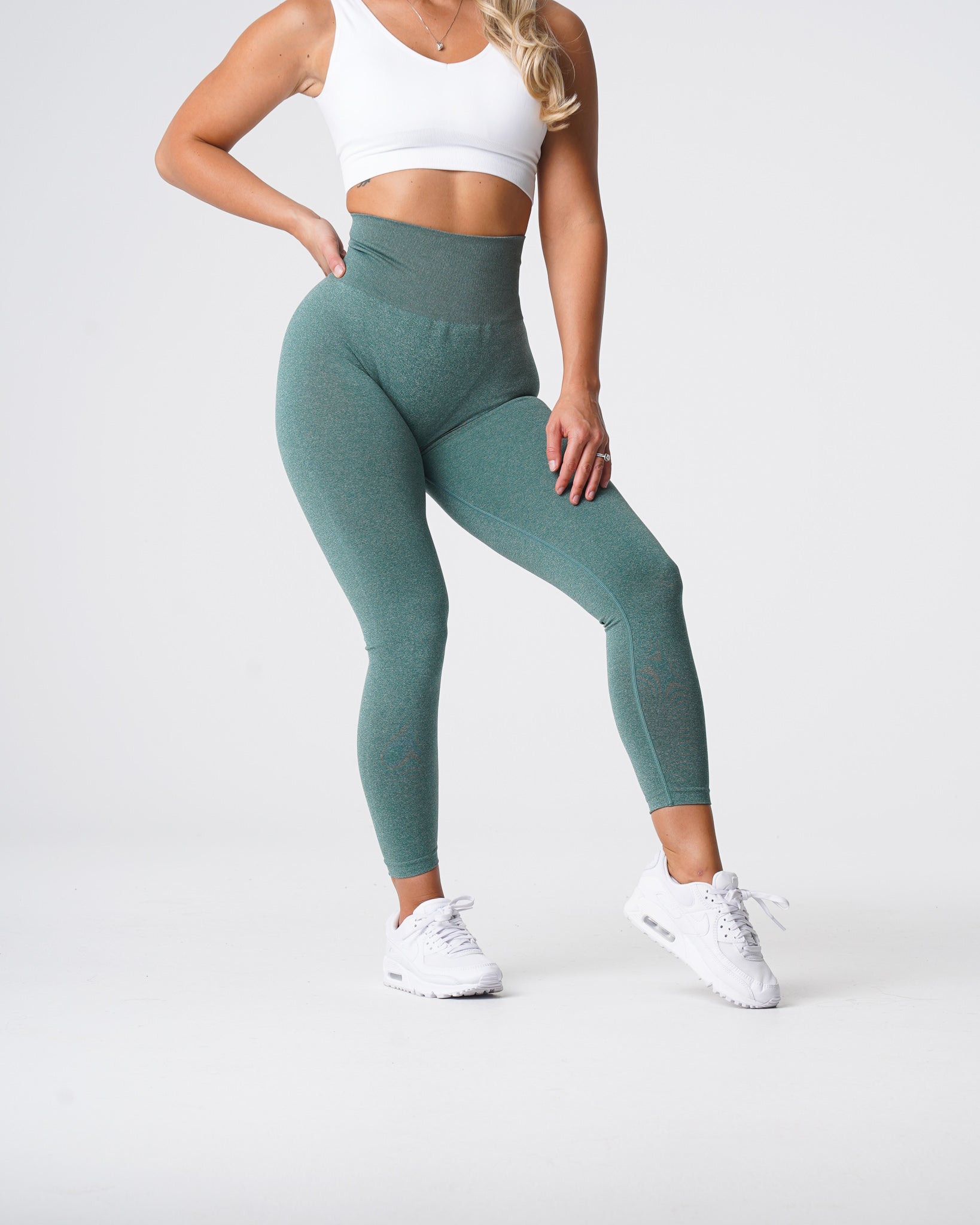 Women Forest Green NV Seamless Leggings - NVGTN