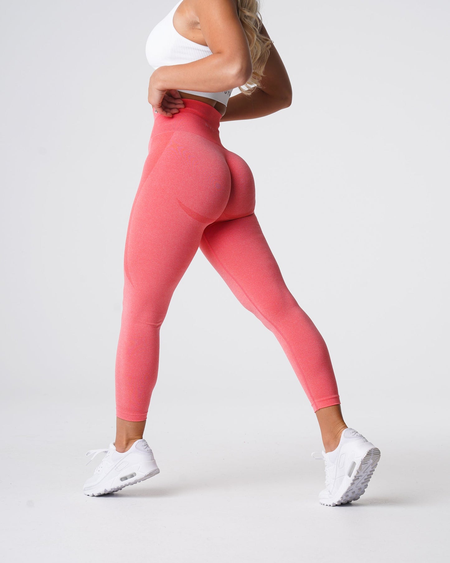 Women Coral Contour Seamless Leggings - NVGTN