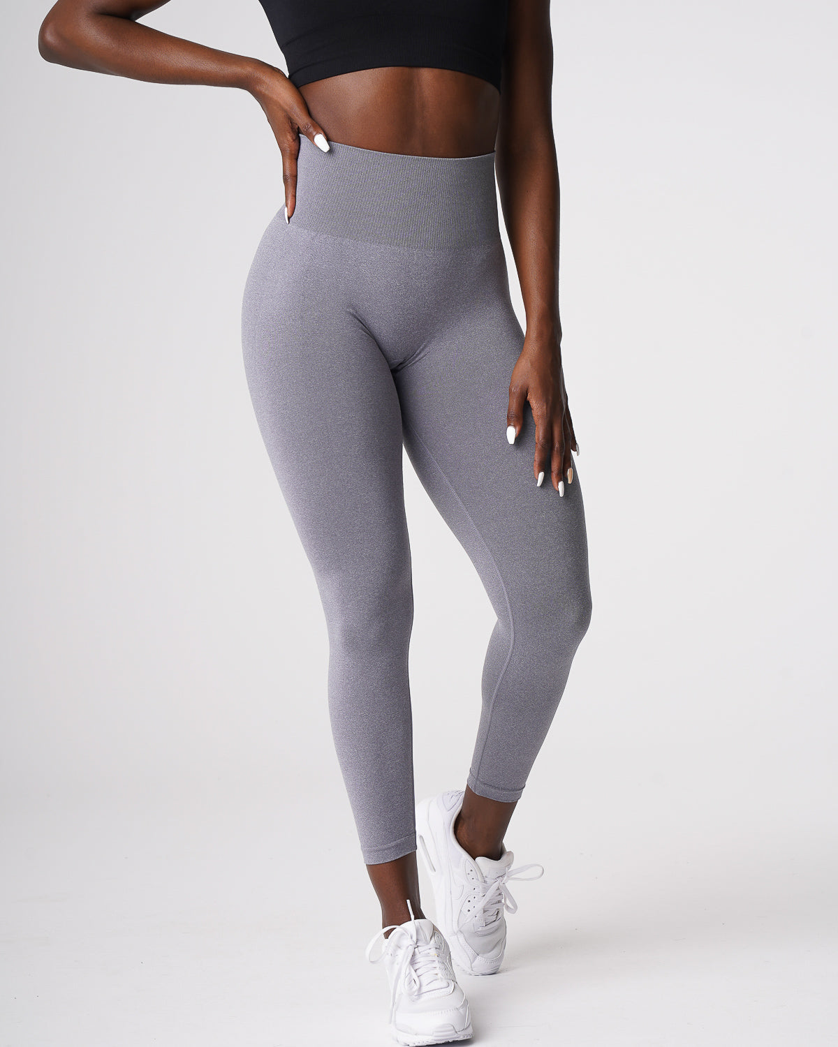 Women Grey Curve Seamless Leggings - NVGTN