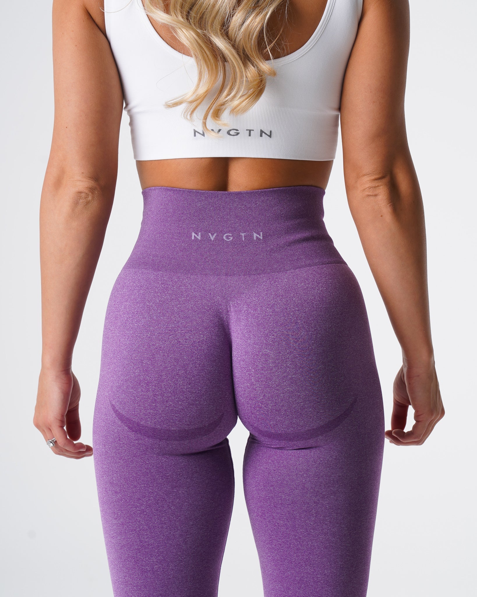 Women Violet Curve Seamless Leggings - NVGTN