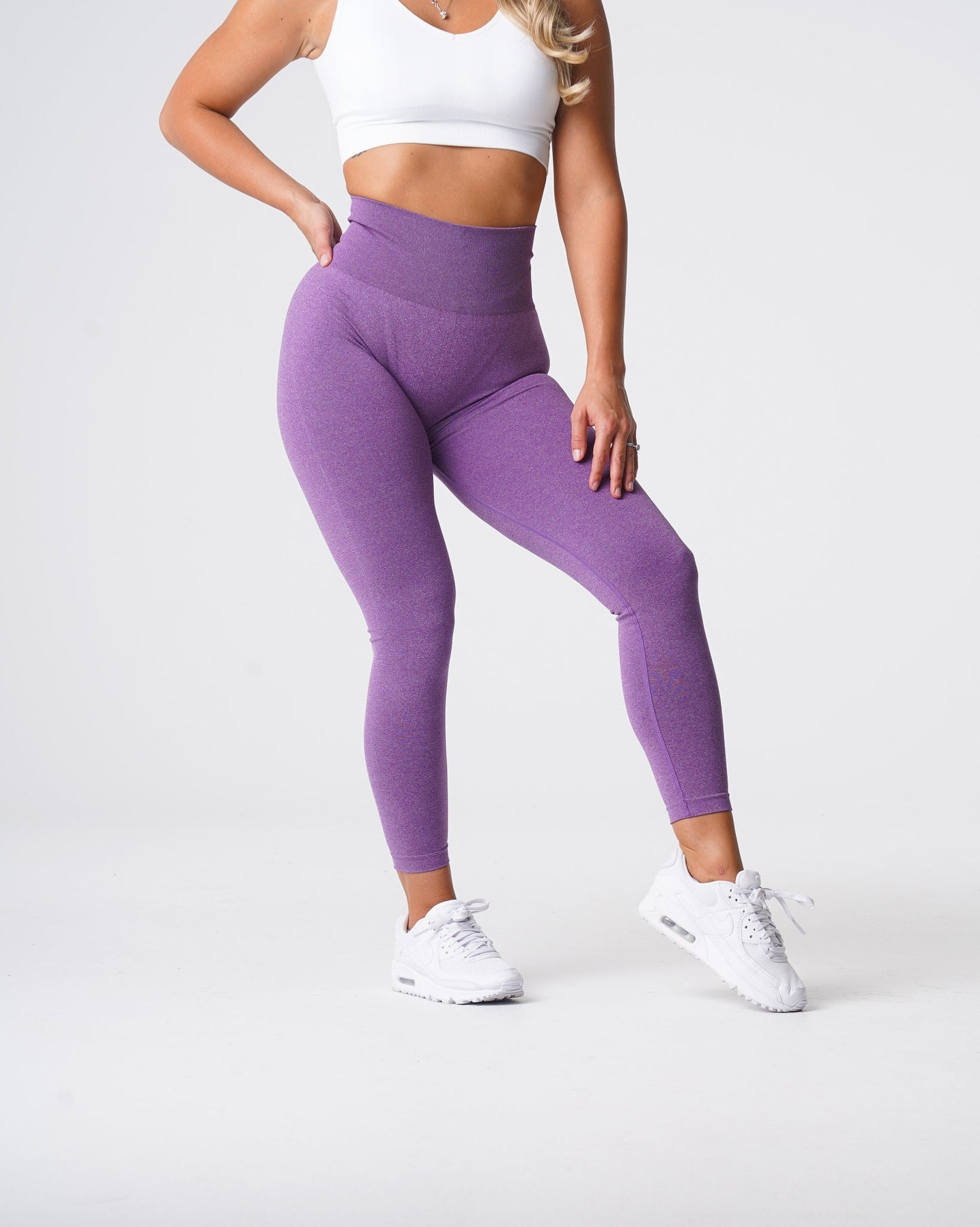 Women Violet Curve Seamless Leggings - NVGTN
